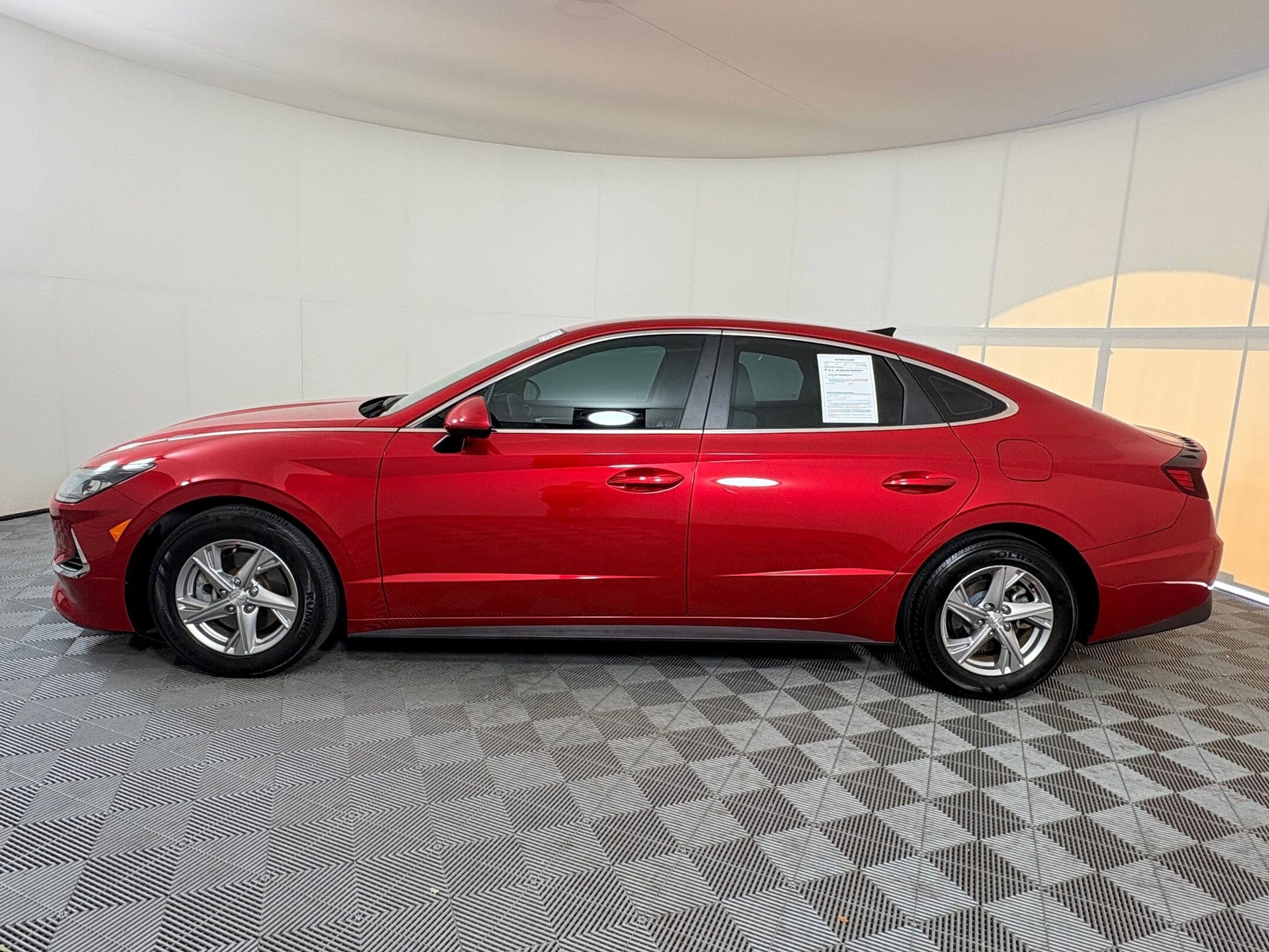 2022 Hyundai Sonata SE photo 2