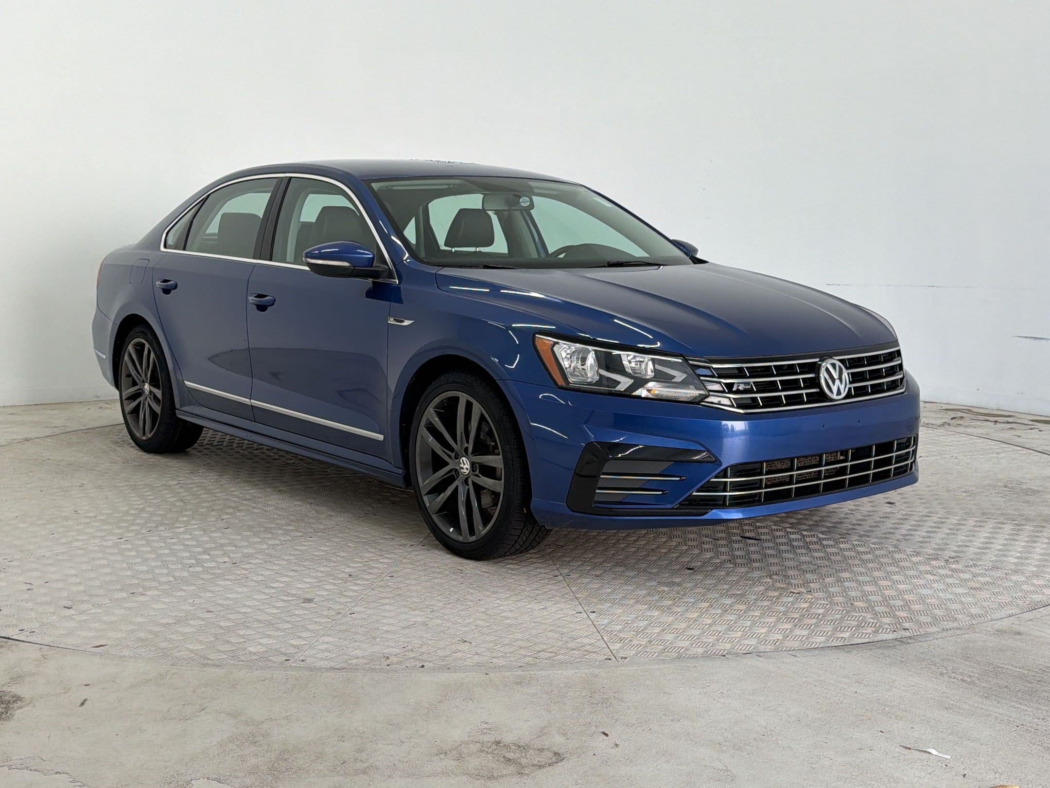 Passat R-Line W/Comfort Pkg Sedan