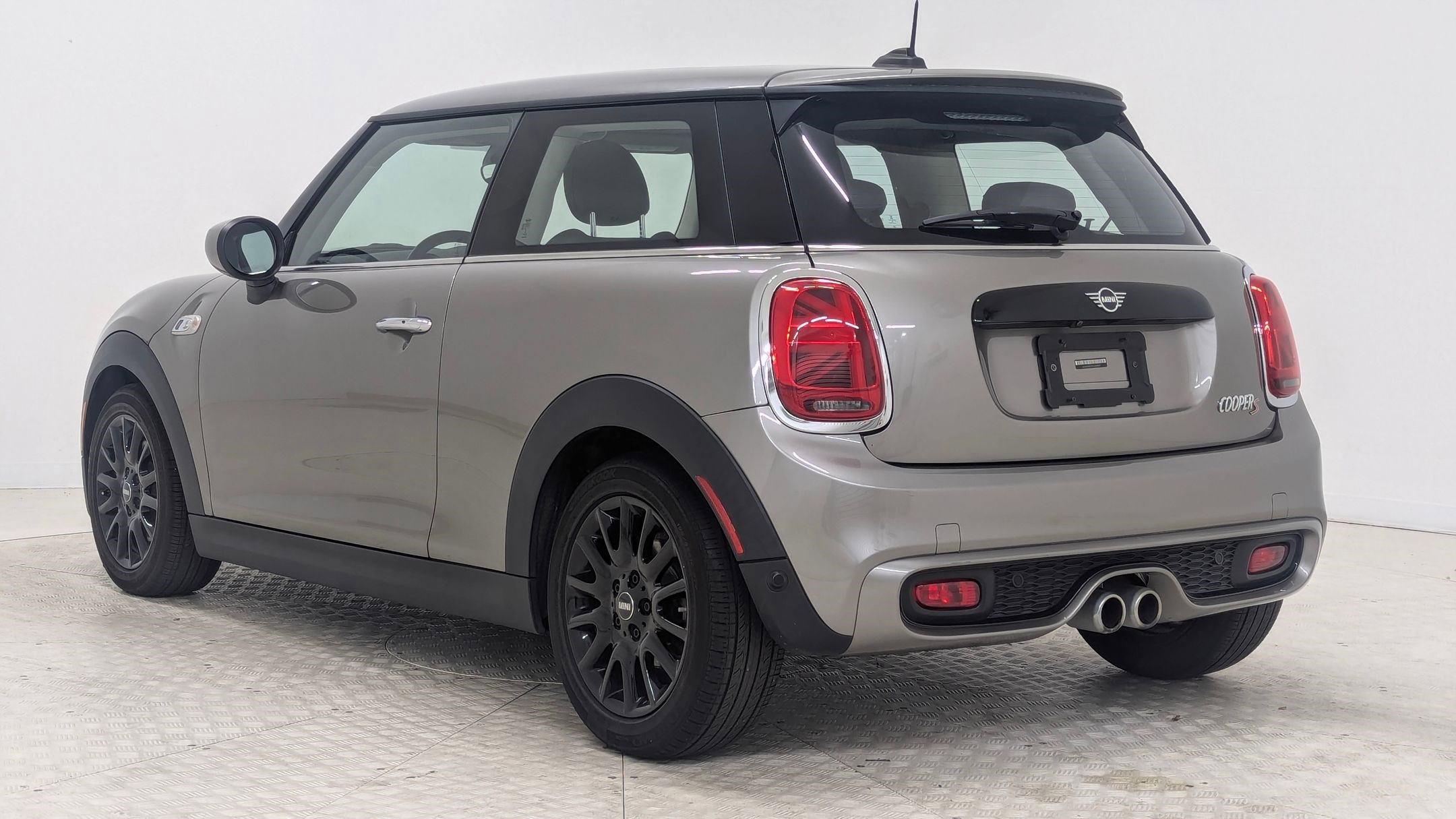 2020 Mini Cooper 2 Door Hardtop S photo 2
