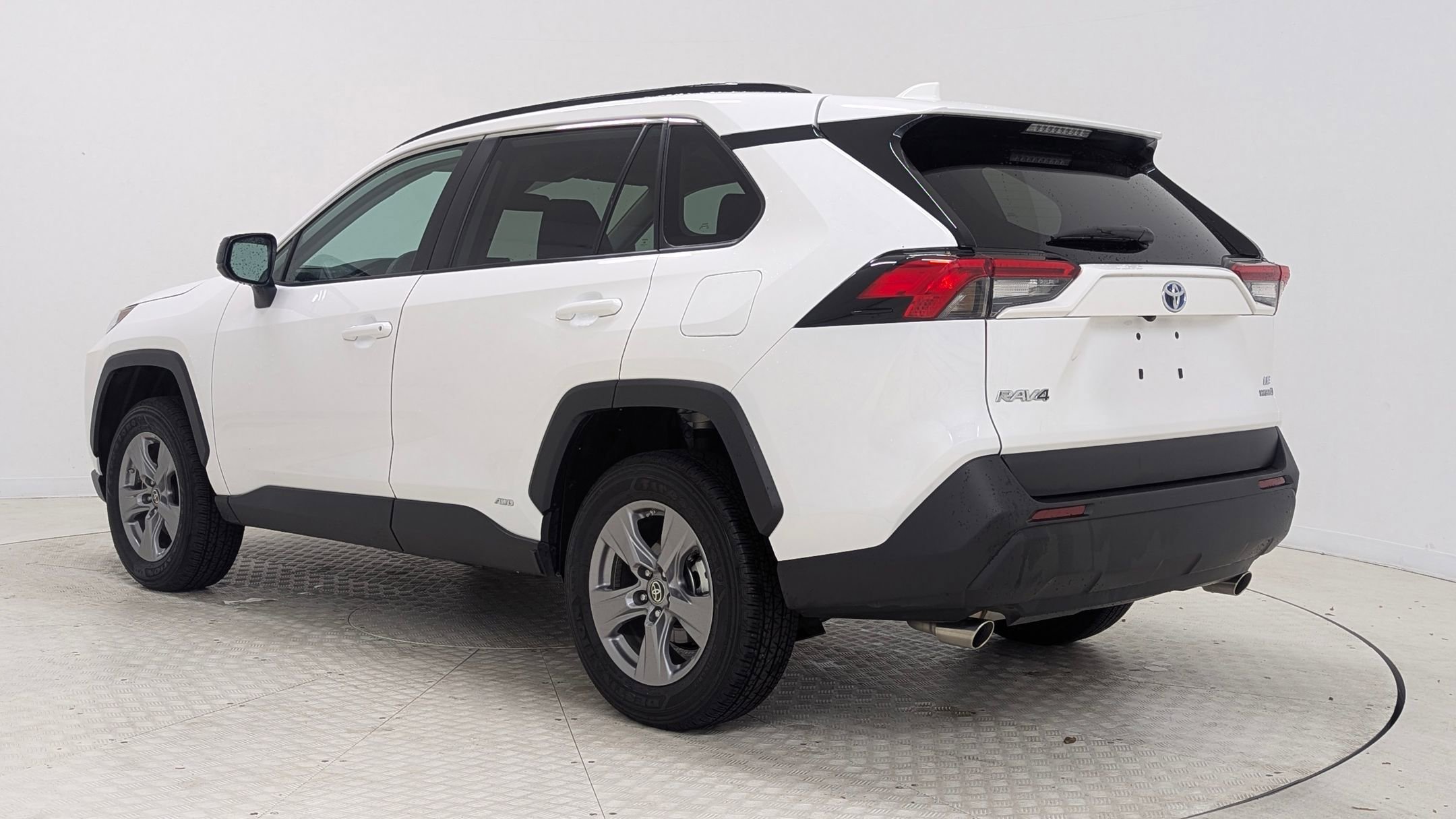 2024 Toyota RAV4 Hybrid LE photo 2