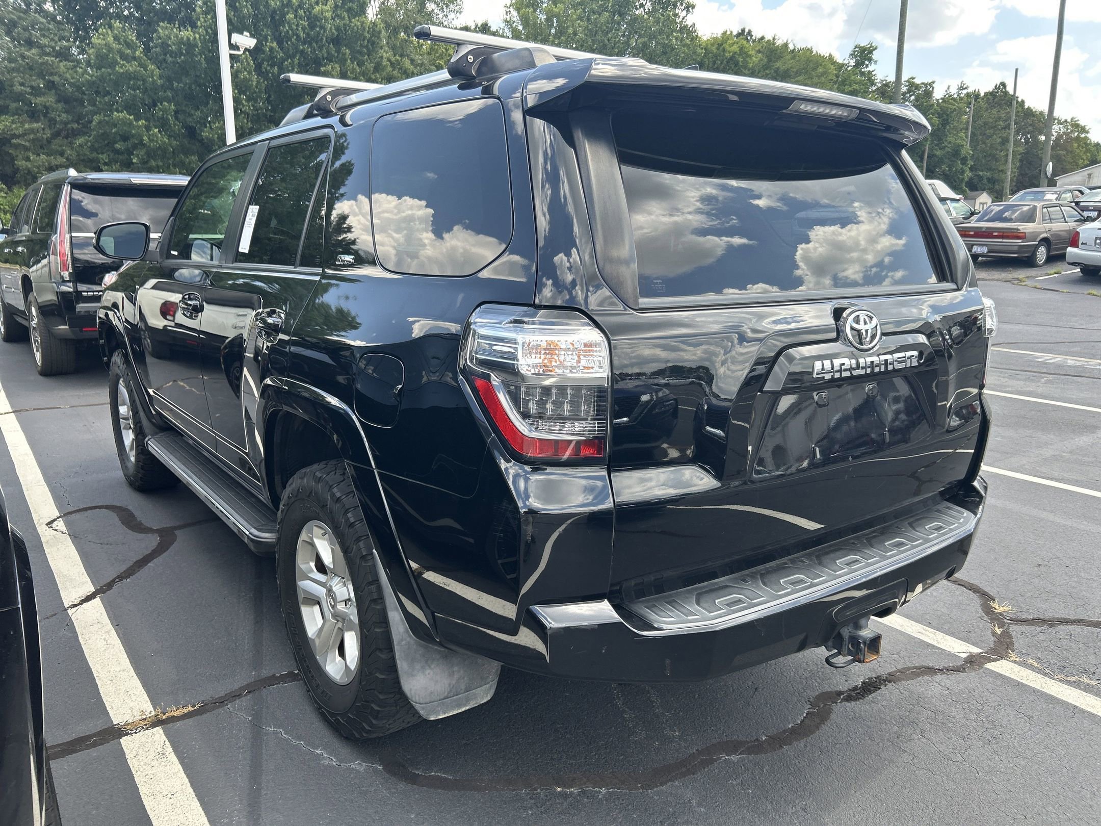 2019 Toyota 4Runner SR5 photo 2