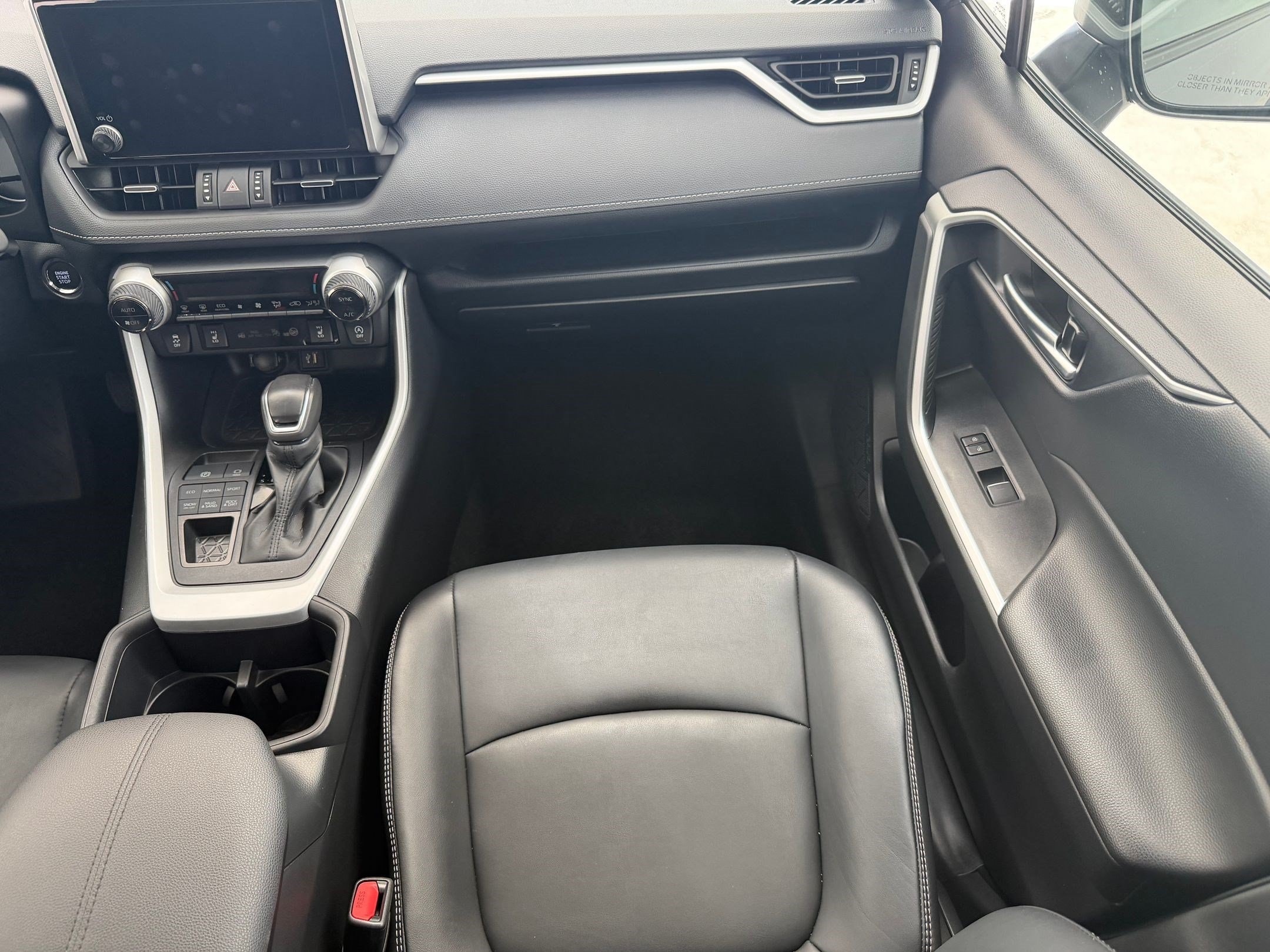 2024 Toyota RAV4 XLE Premium - Photo 28