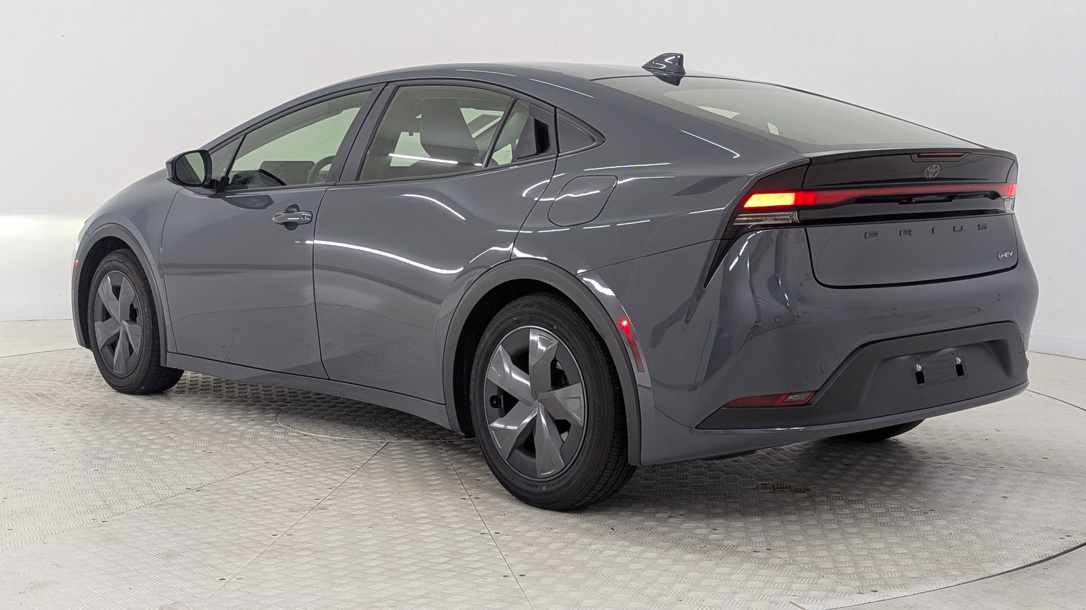 2024 Toyota Prius LE photo 3