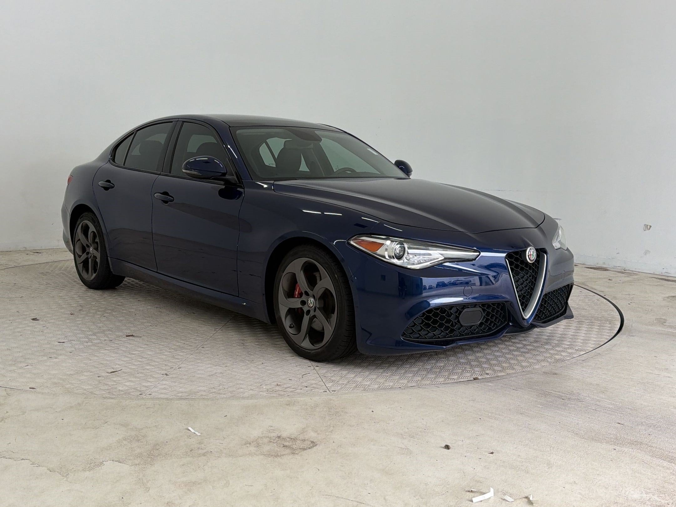 Giulia RWD Sedan