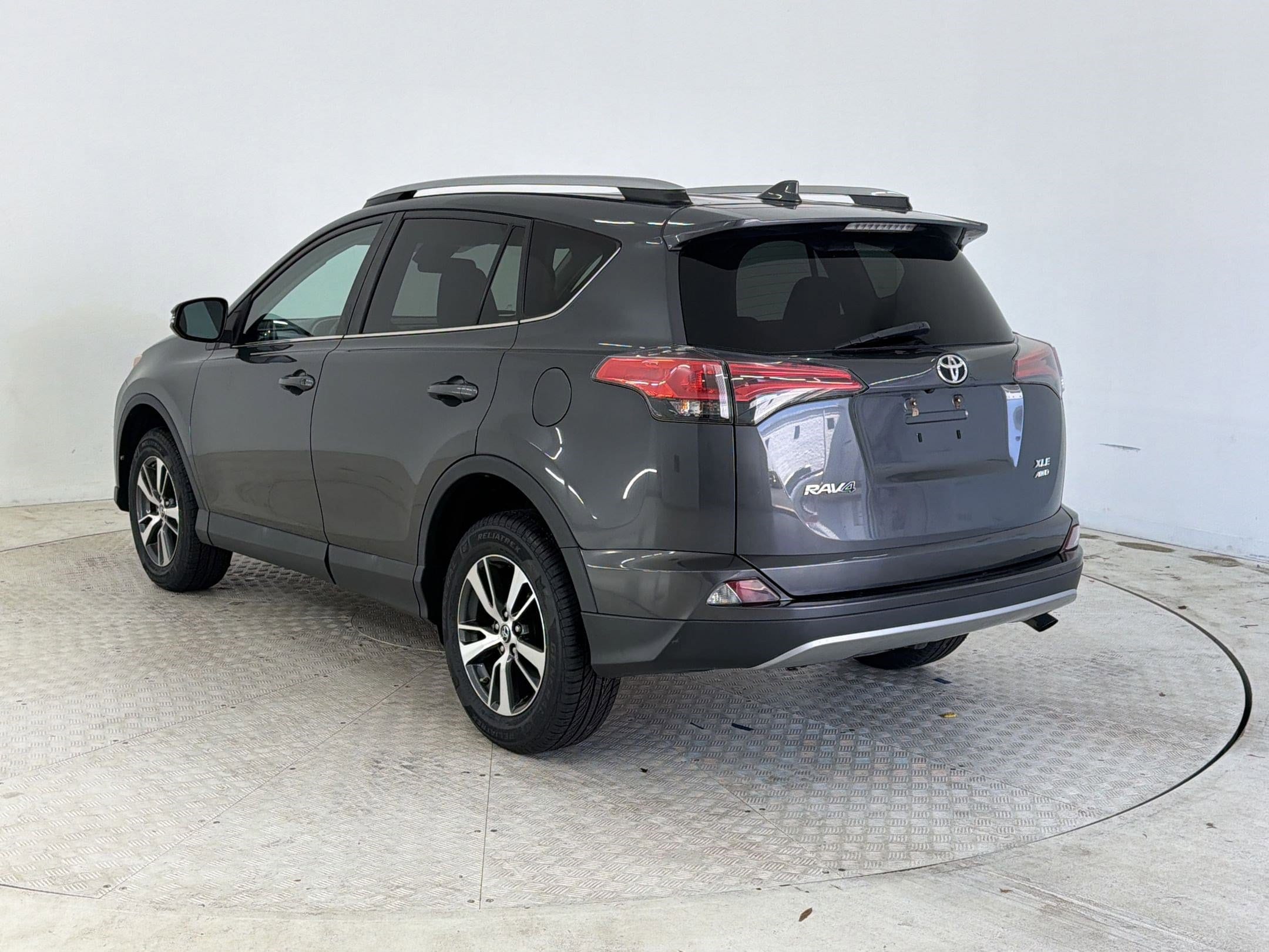 RAV4 XLE SUV