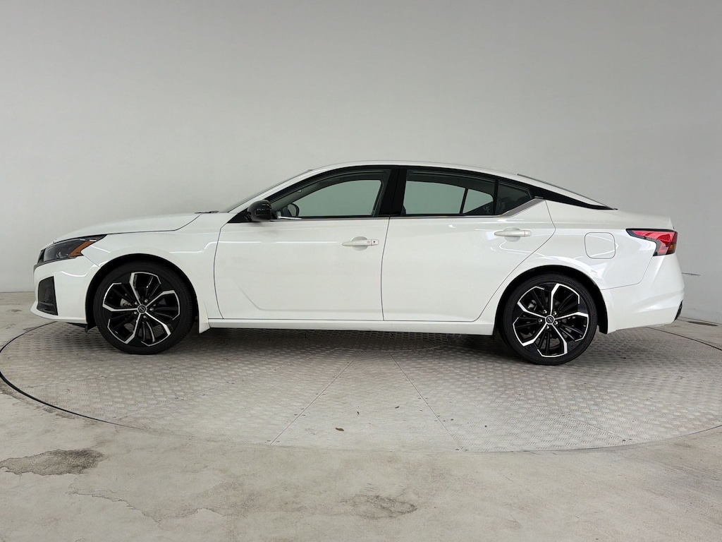 Used 2023 Nissan Altima 2.5 SR Sedan