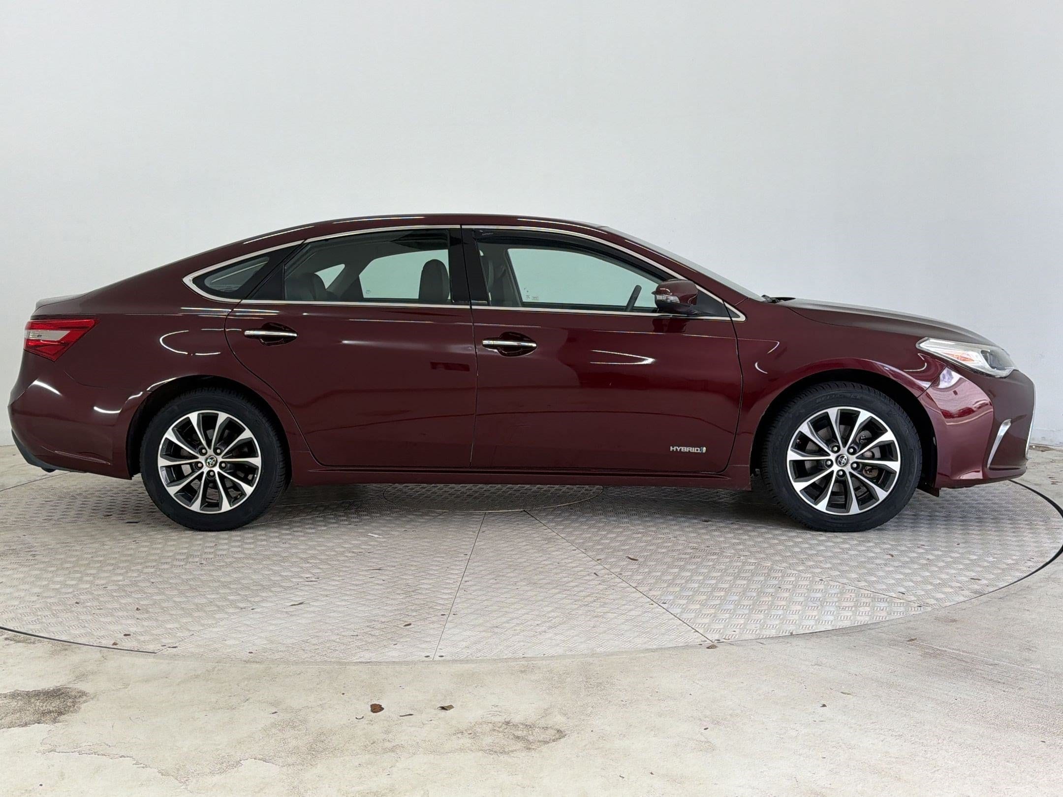 Avalon Hybrid Hybrid XLE Premium Sedan