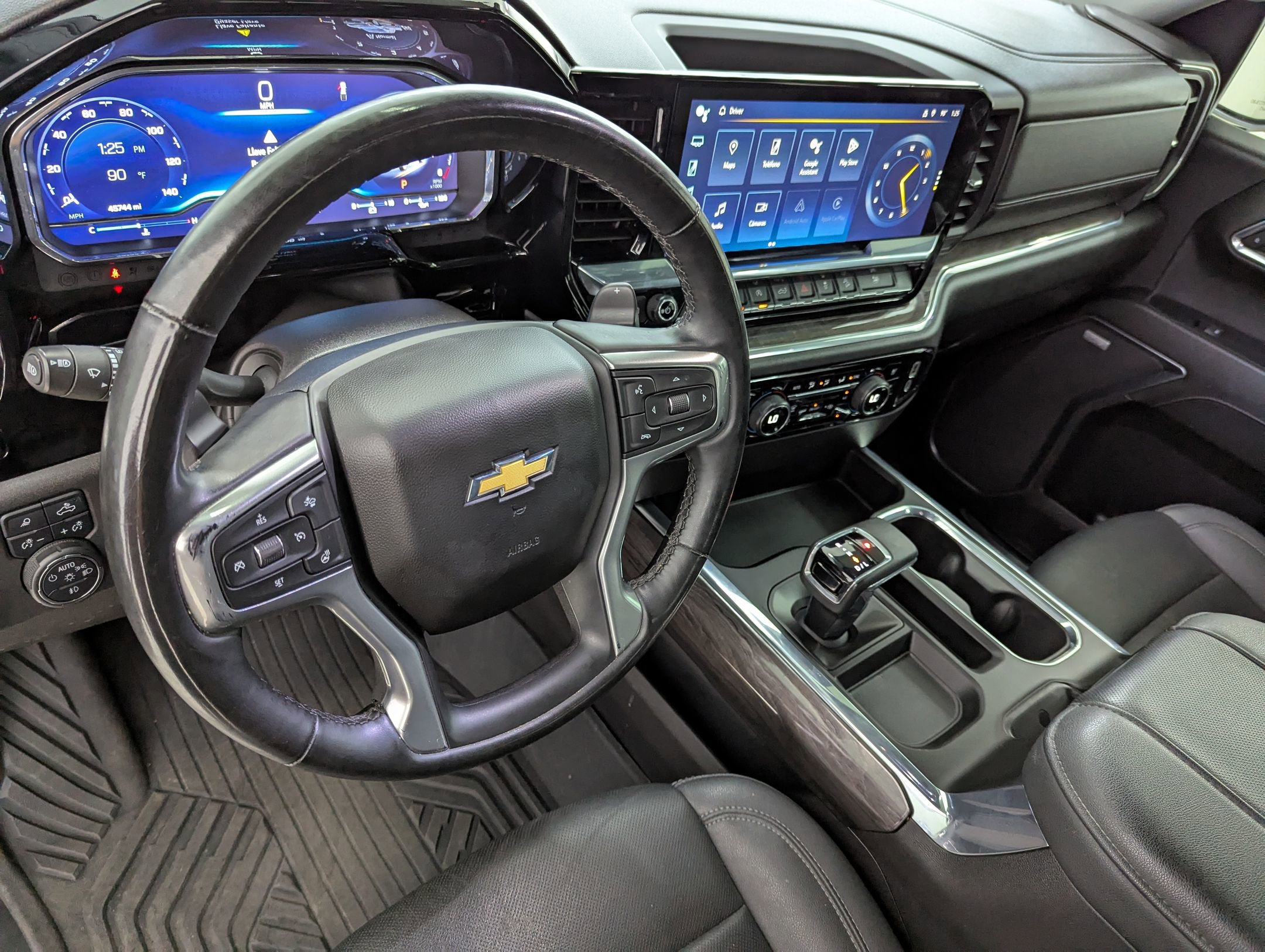 2024 Chevrolet Silverado 1500 LTZ photo 4