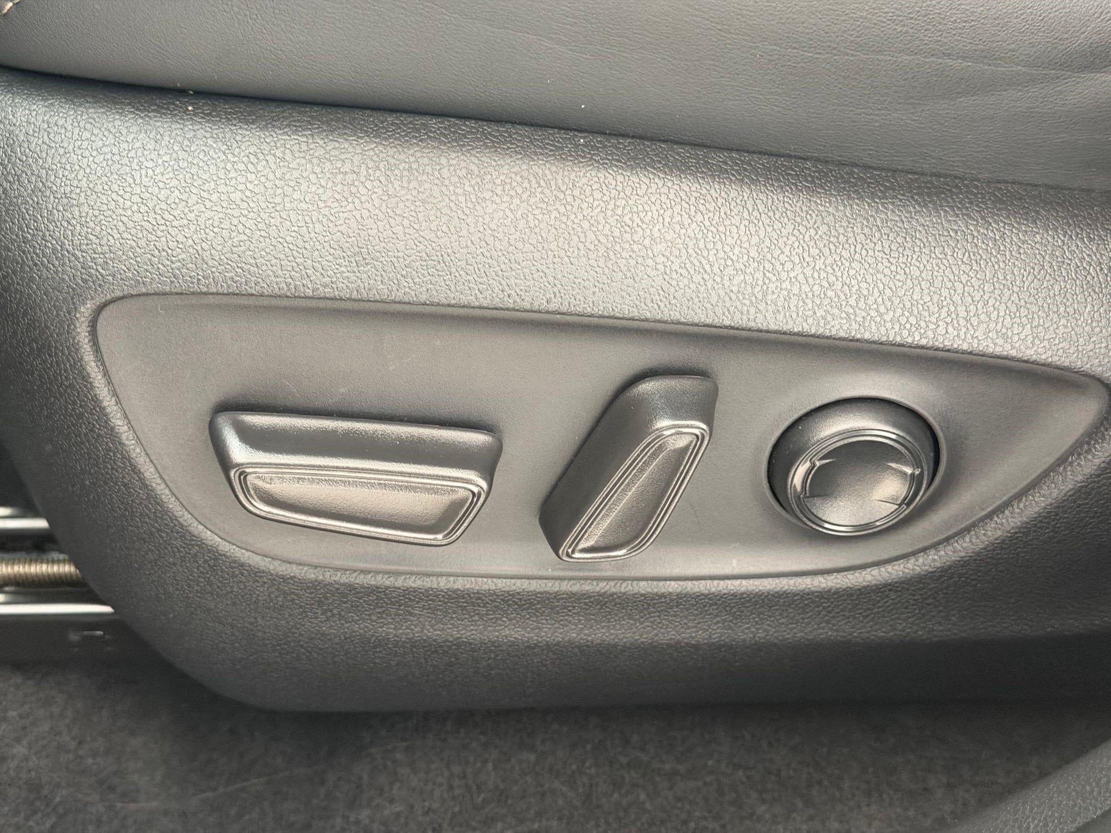 2024 Toyota RAV4 XLE Premium - Photo 15