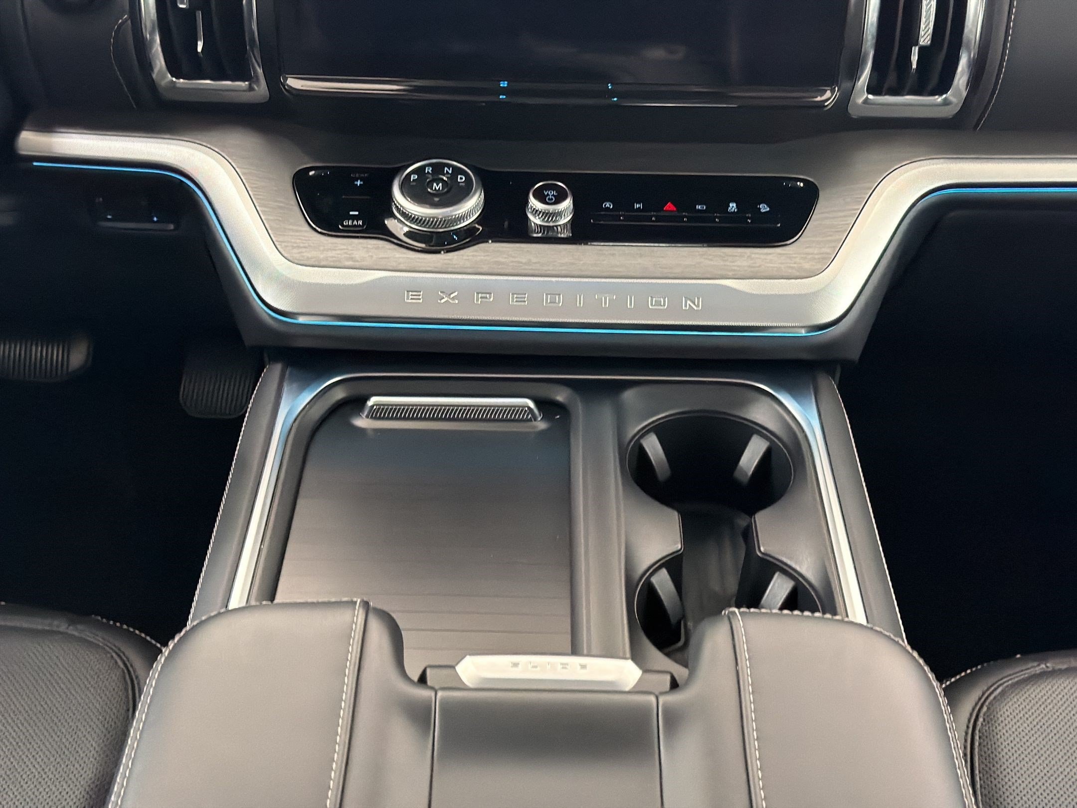 2025 Ford Expedition Platinum - Photo 18