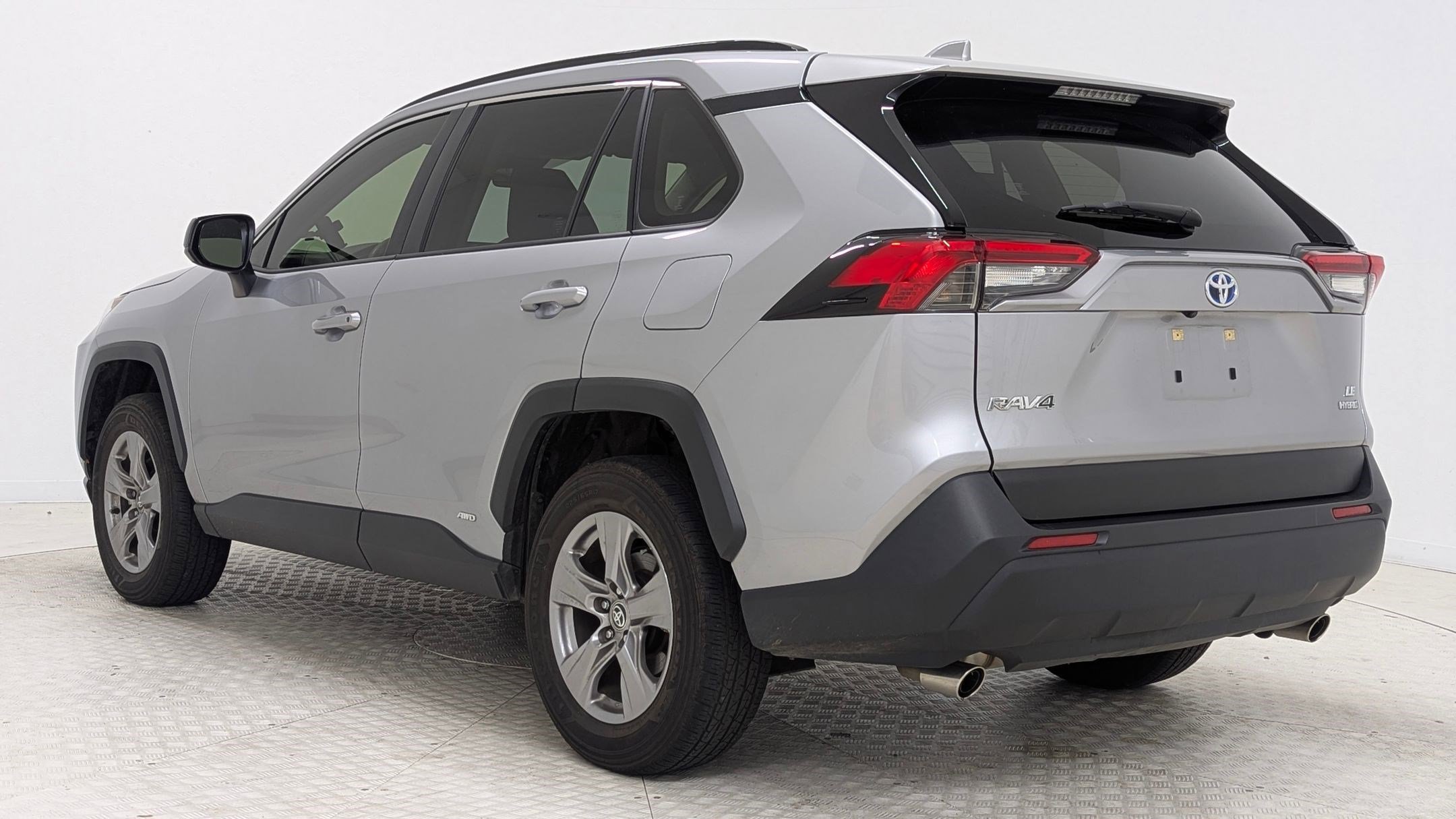 2023 Toyota RAV4 Hybrid LE photo 3