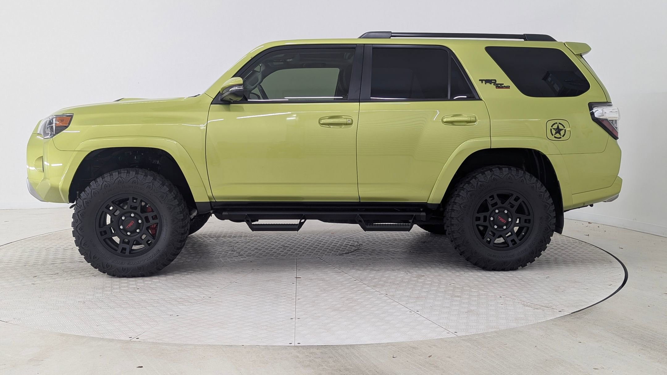 2023 Toyota 4Runner TRD Premium photo 2