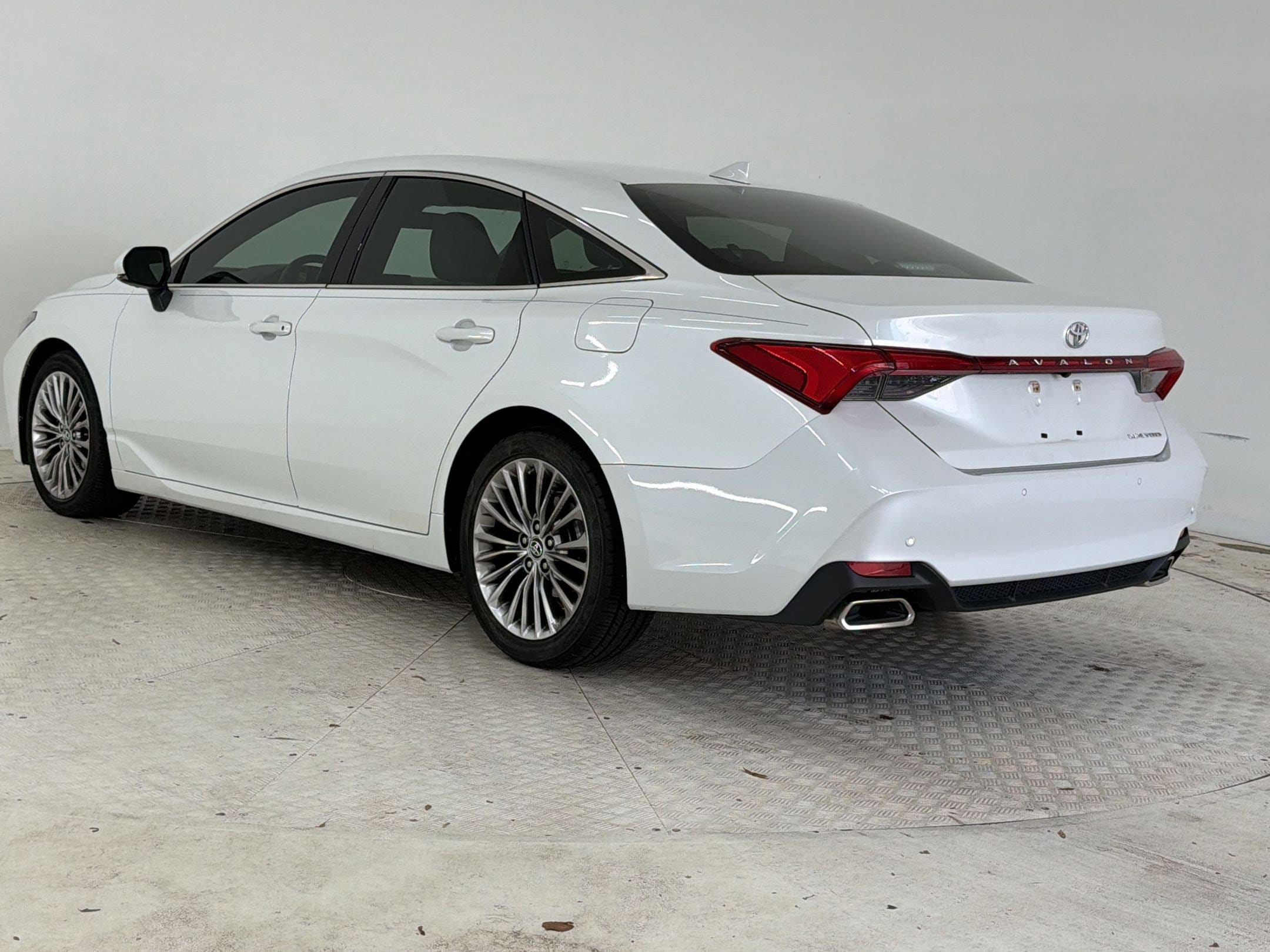 Avalon Limited Sedan