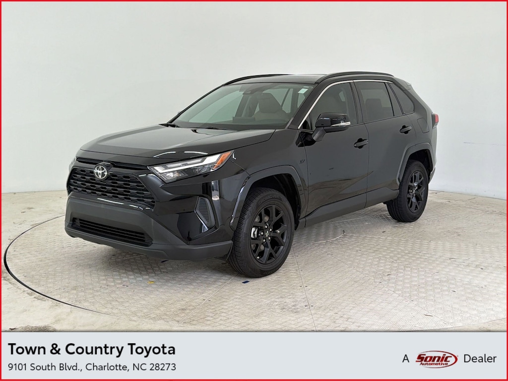 Used 2022 Toyota RAV4 XLE SUV