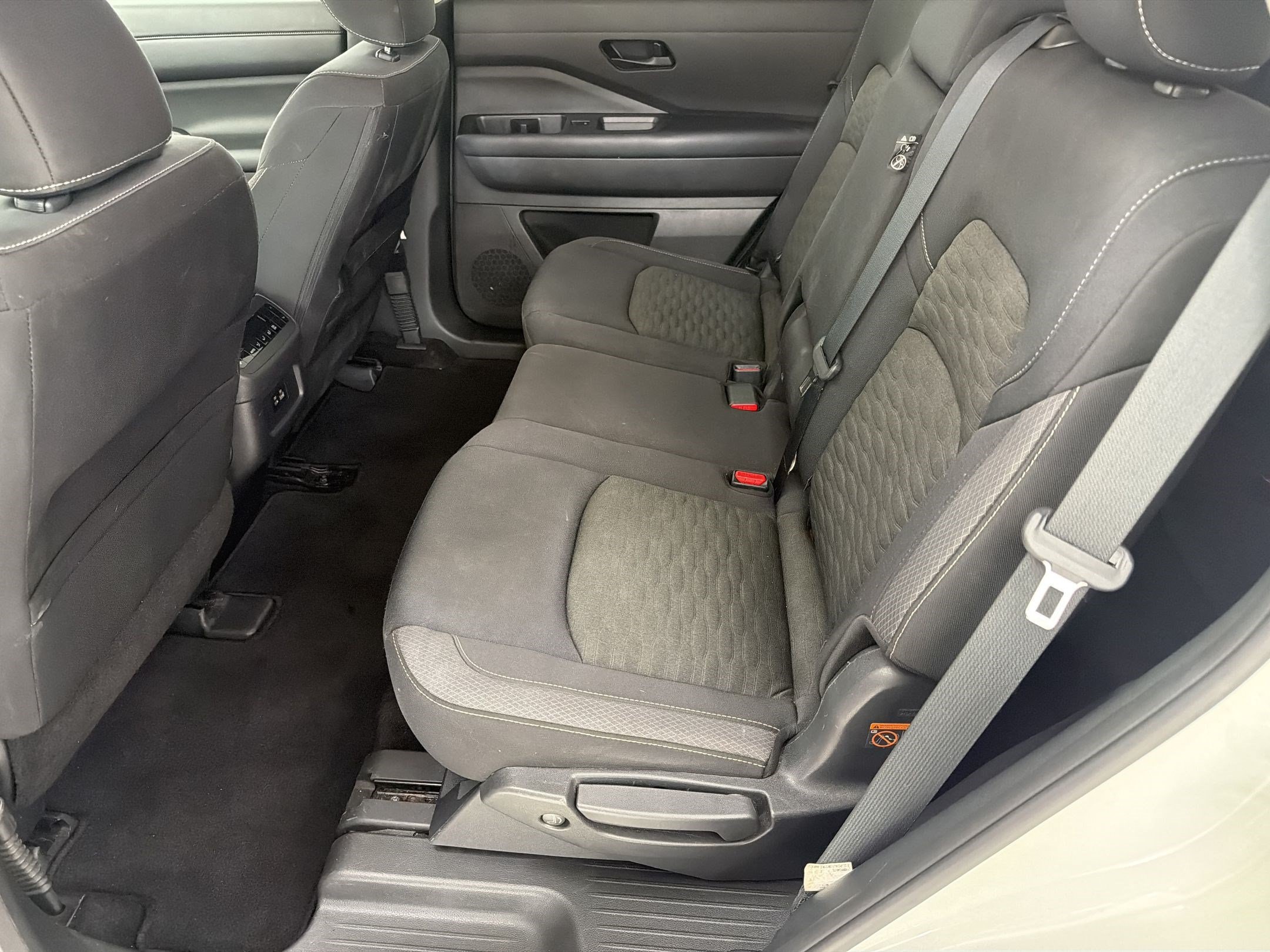 2023 Nissan Pathfinder SV - Photo 20