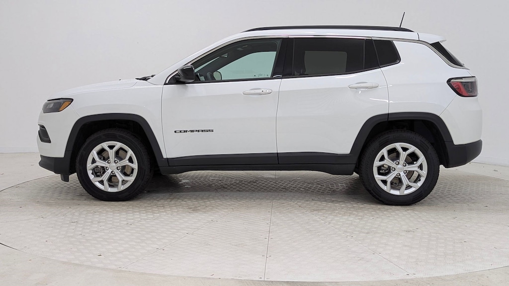 Used 2024 Jeep Compass Latitude SUV