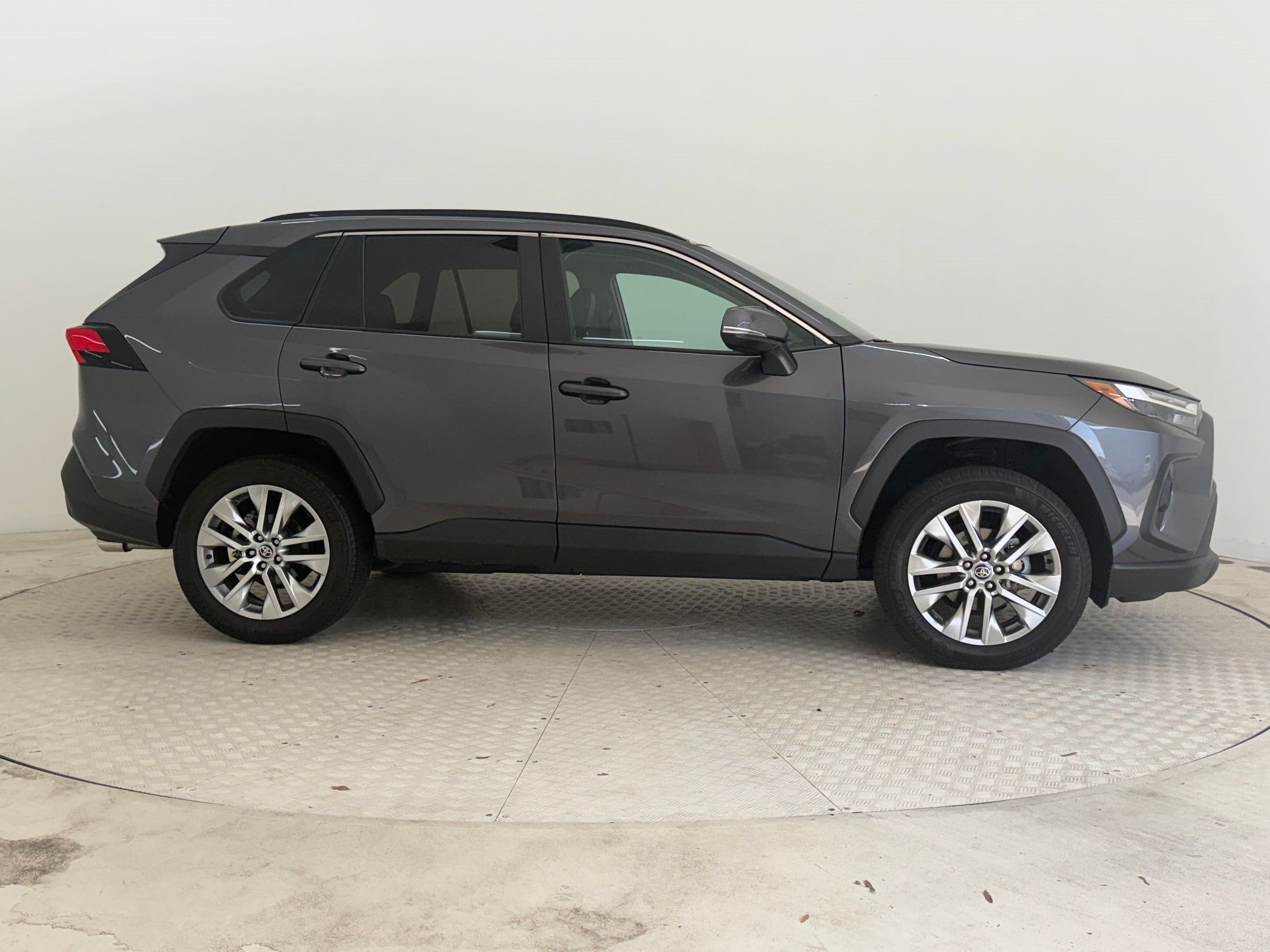 2024 Toyota RAV4 XLE Premium - Photo 8