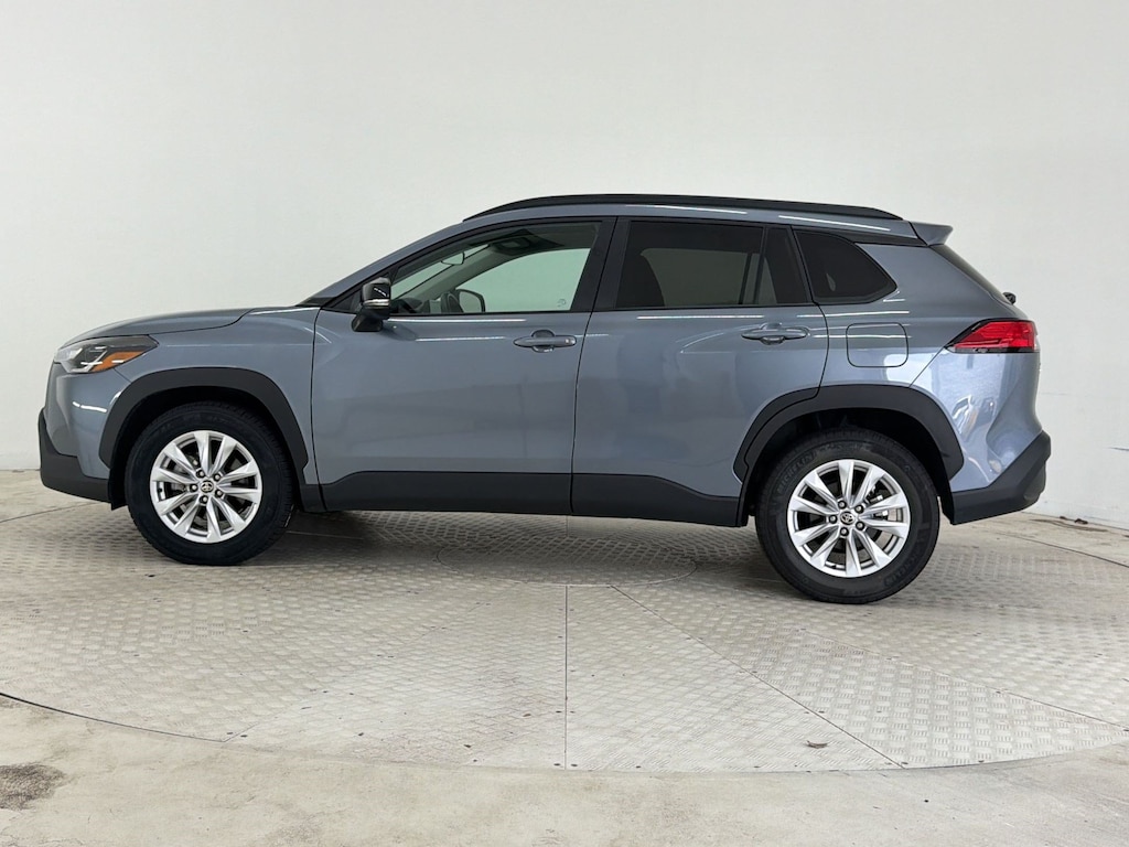 Used 2025 Toyota Corolla Cross LE SUV