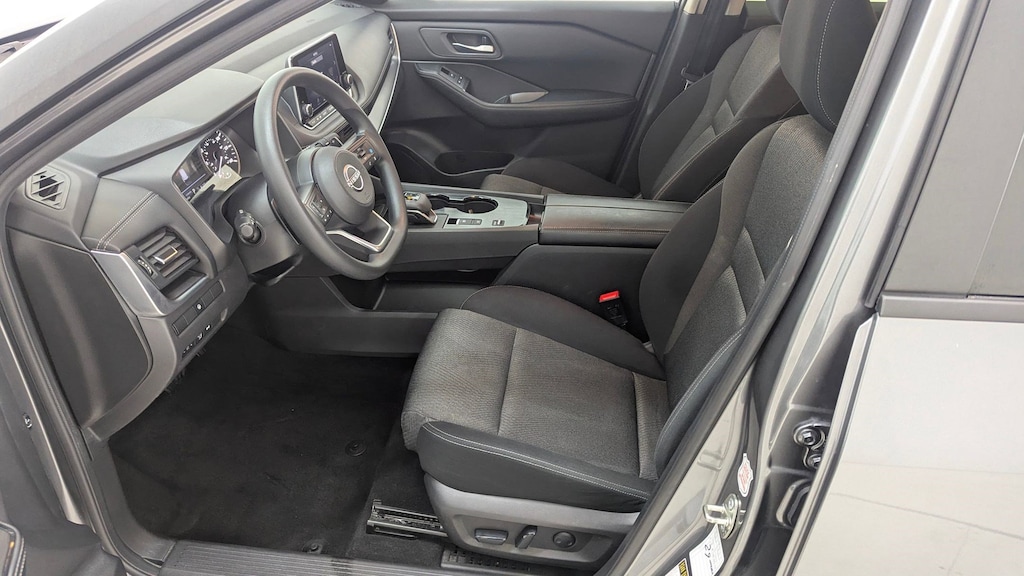 Used 2024 Nissan Rogue SV SUV