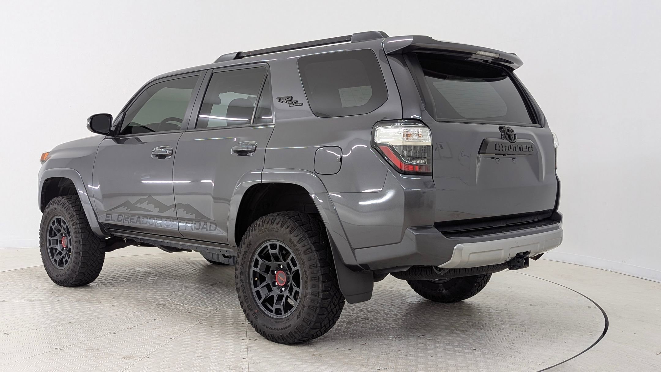 2023 Toyota 4Runner TRD photo 3