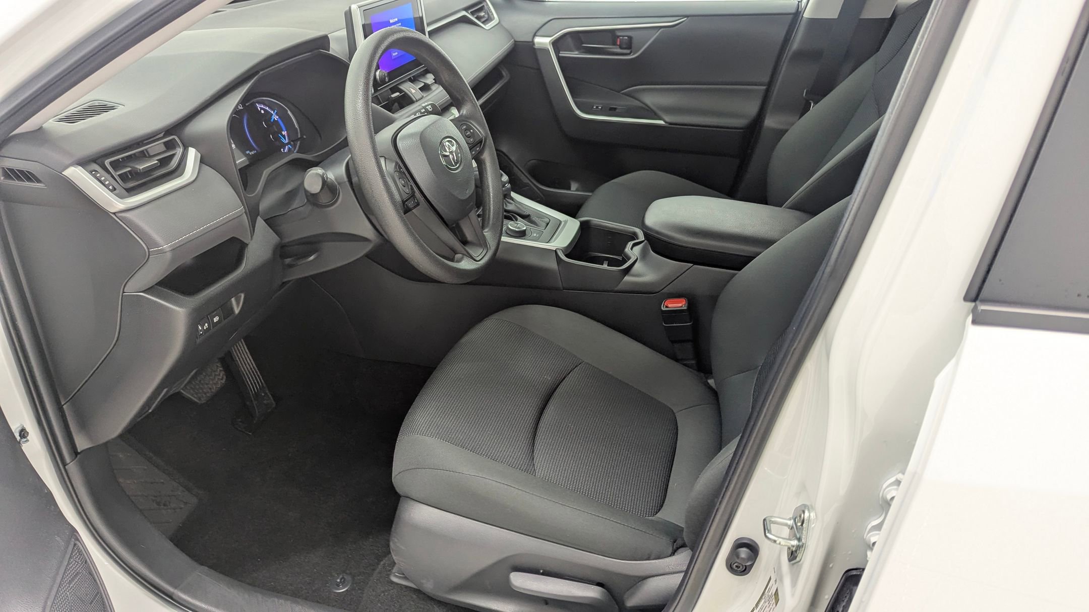 2024 Toyota RAV4 Hybrid LE photo 3
