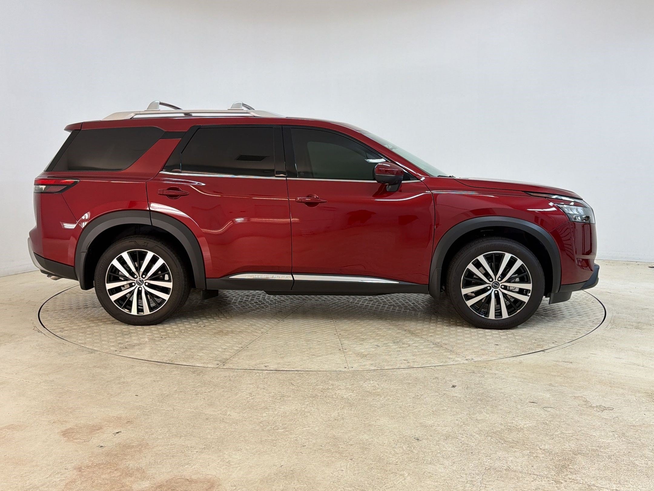 2025 Nissan Pathfinder Platinum - Photo 8