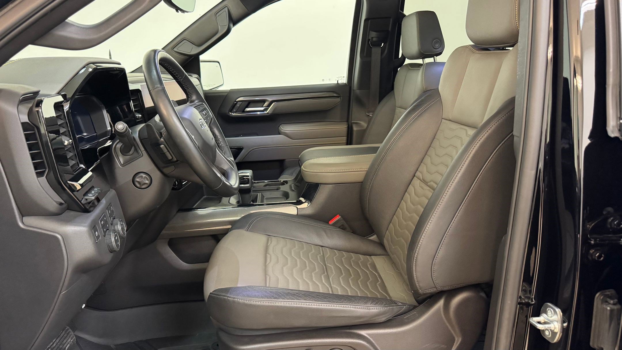 2025 Chevrolet Silverado 1500 ZR2 - Photo 31