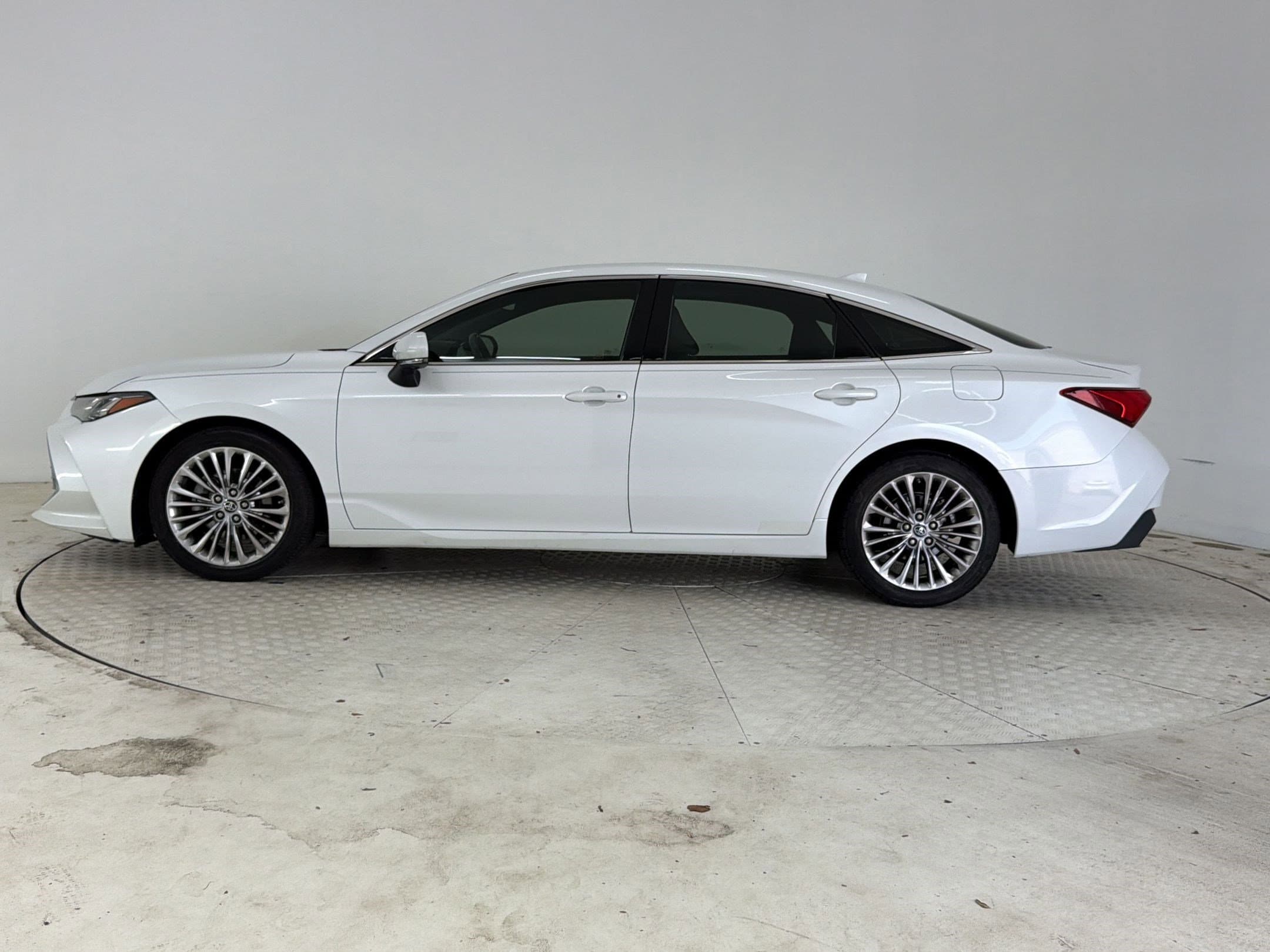 Avalon Limited Sedan