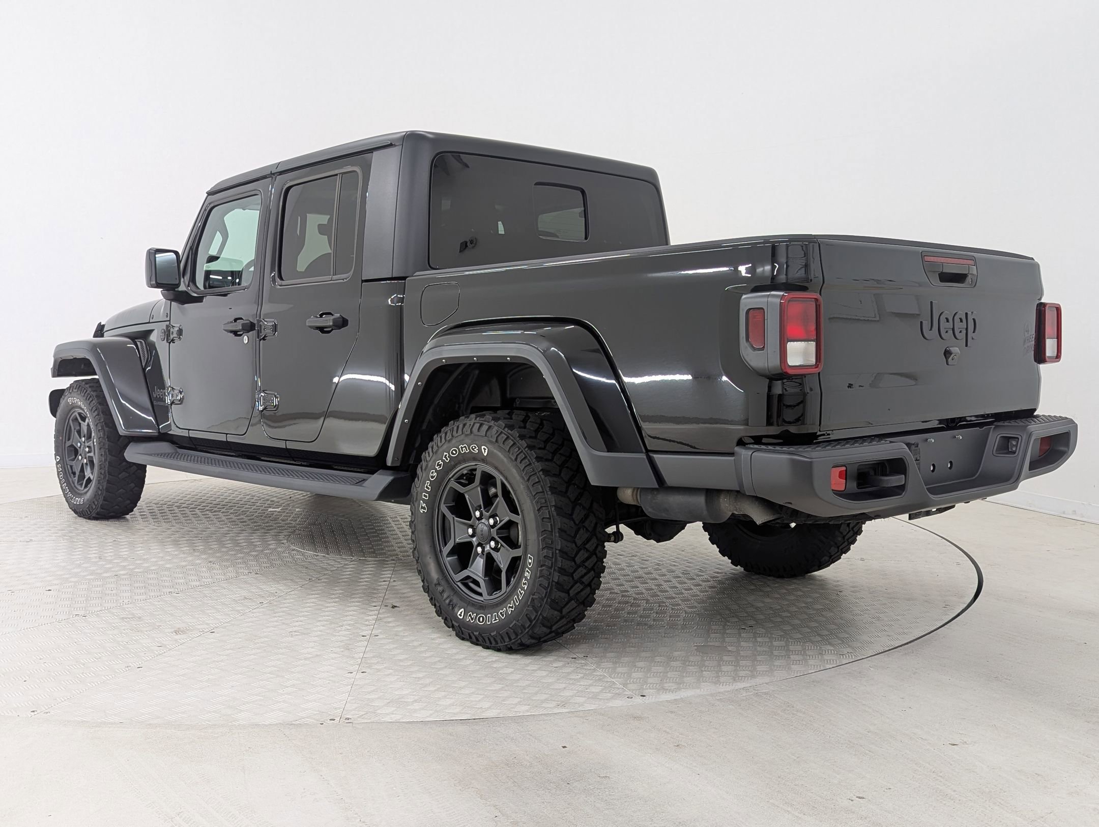 2021 Jeep Gladiator Willys photo 3