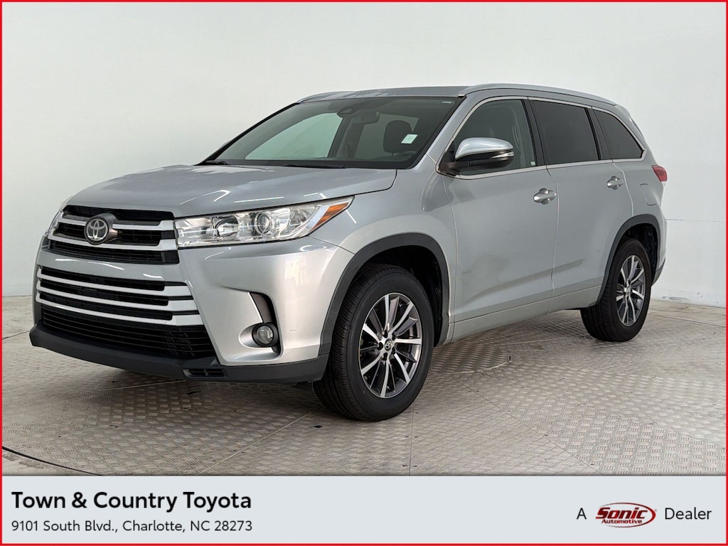 Used 2017 Toyota Highlander SE SUV