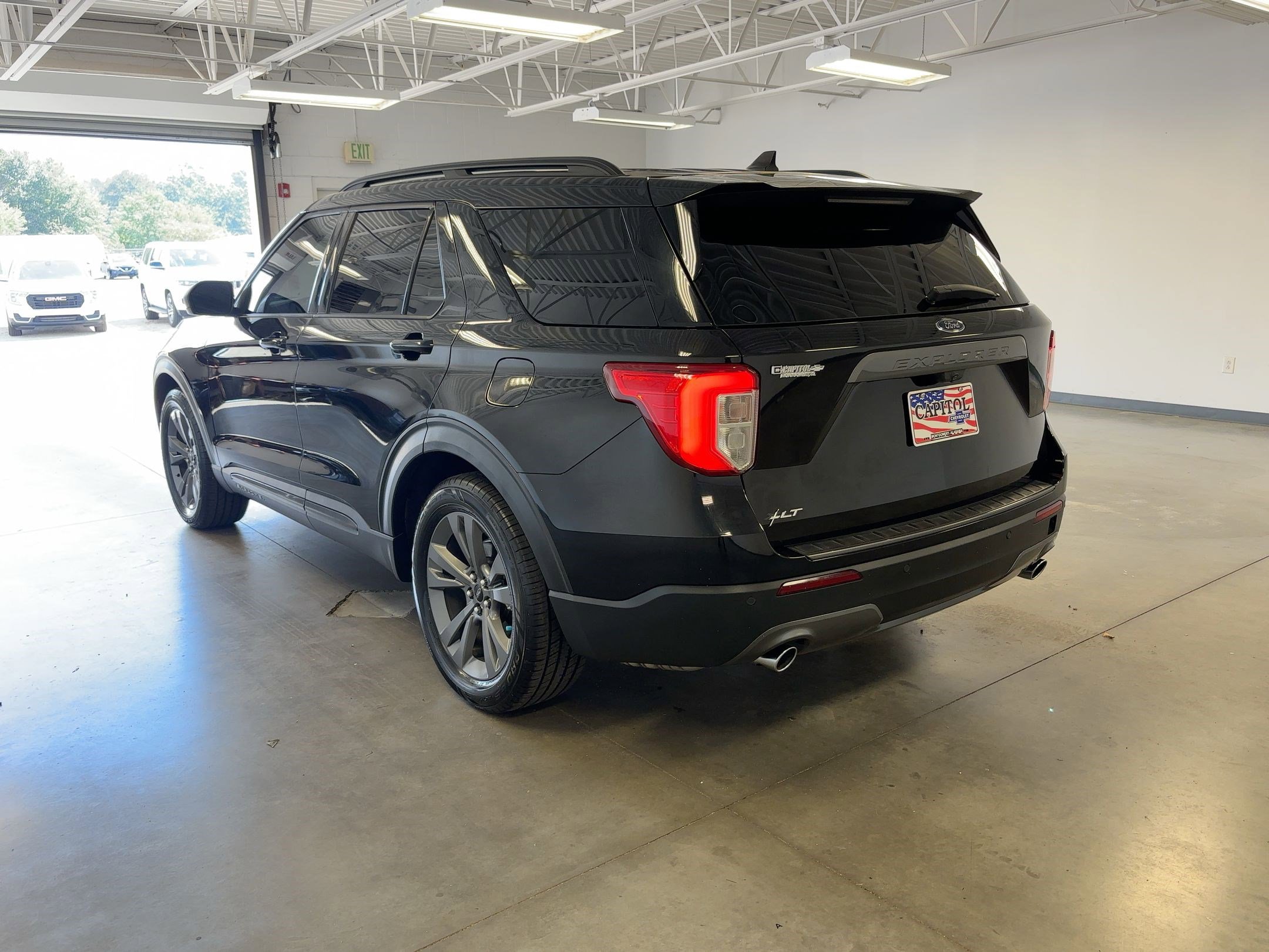 2021 Ford Explorer XLT photo 2