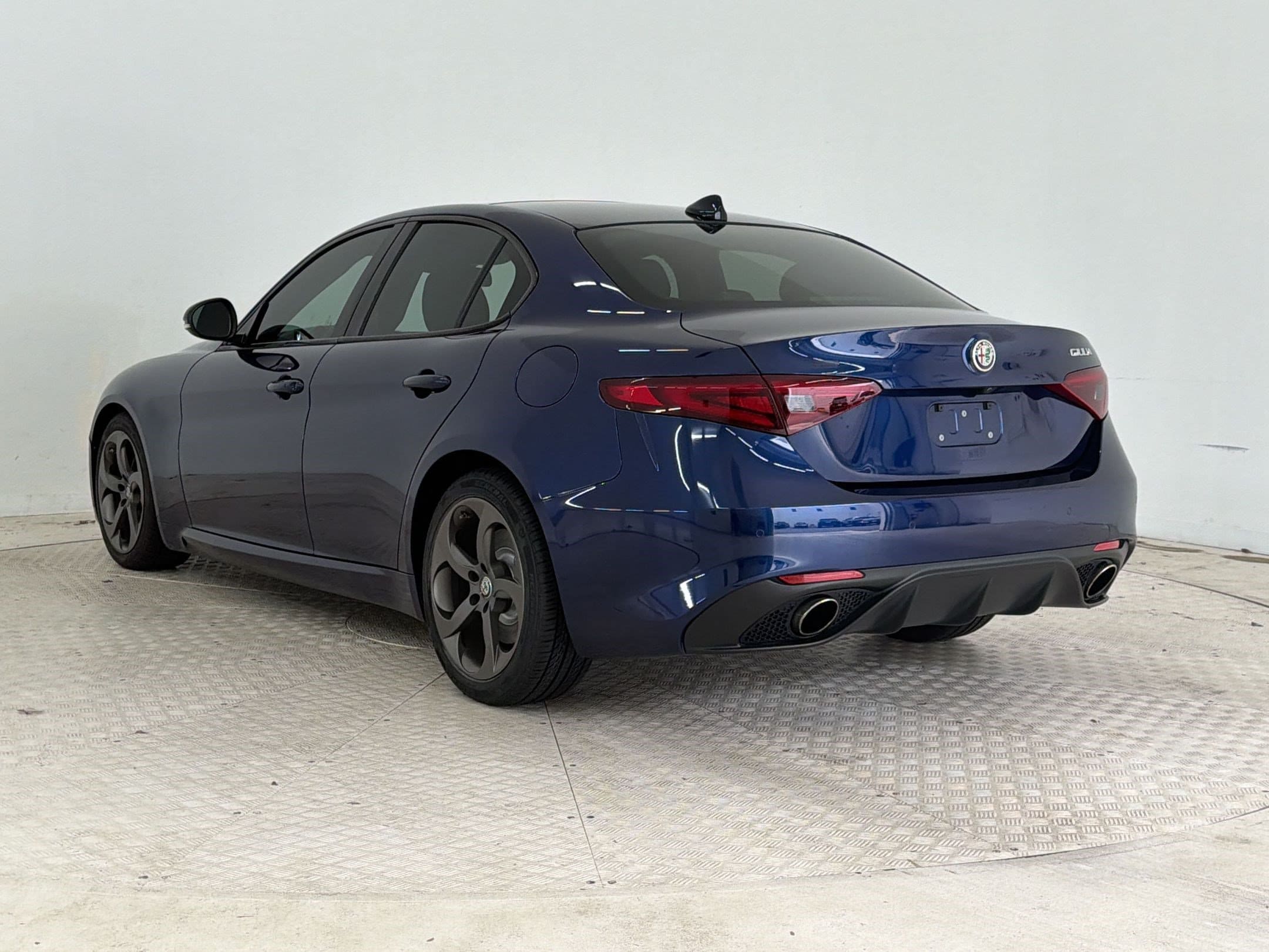 Giulia RWD Sedan