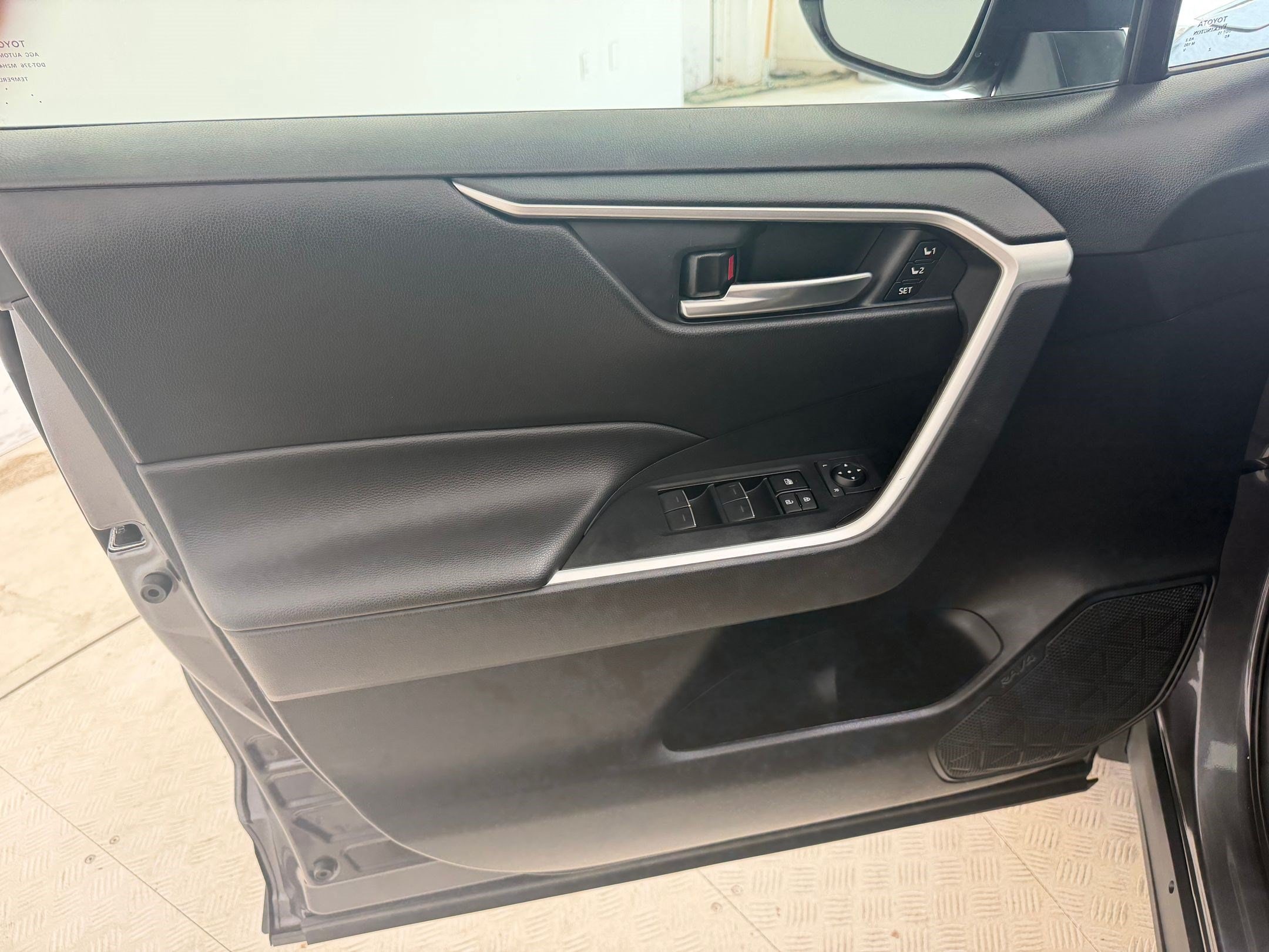 2024 Toyota RAV4 XLE Premium - Photo 14