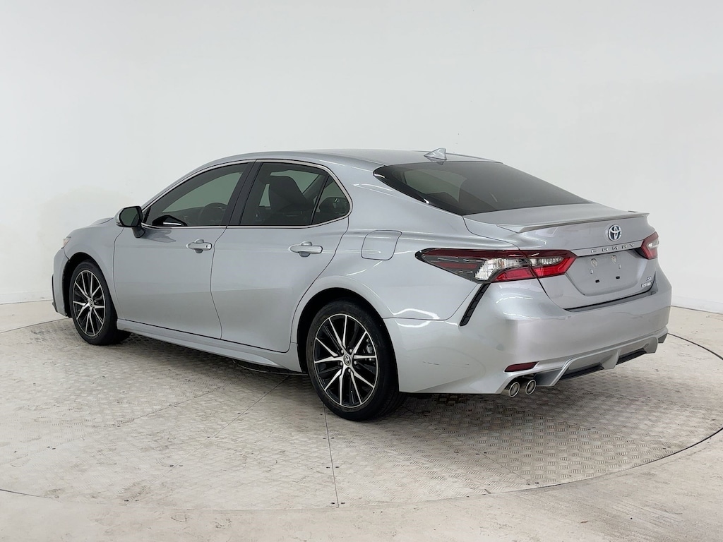 Used 2024 Toyota Camry Hybrid Hybrid SE Sedan