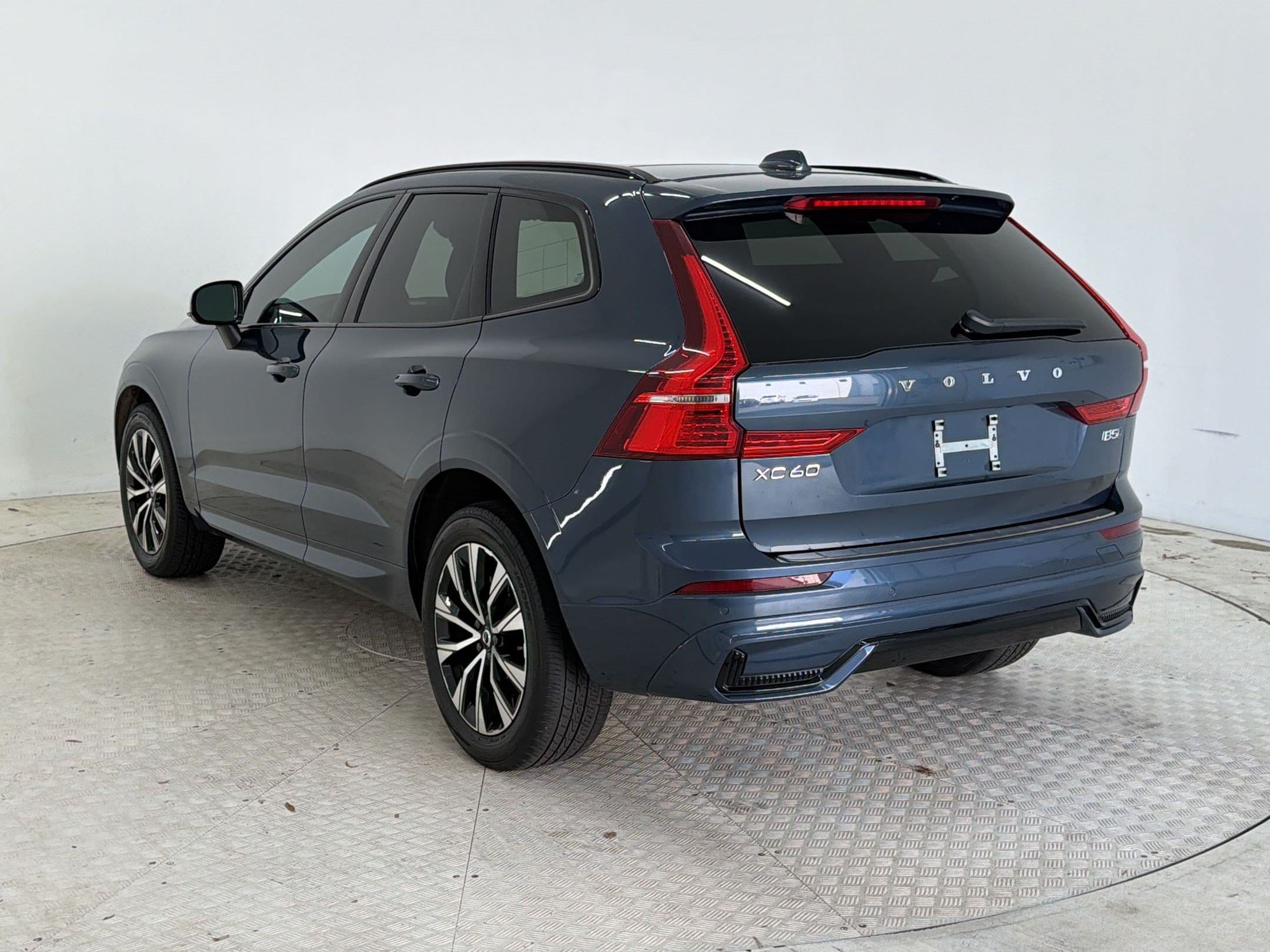 XC60 Core Dark Theme SUV