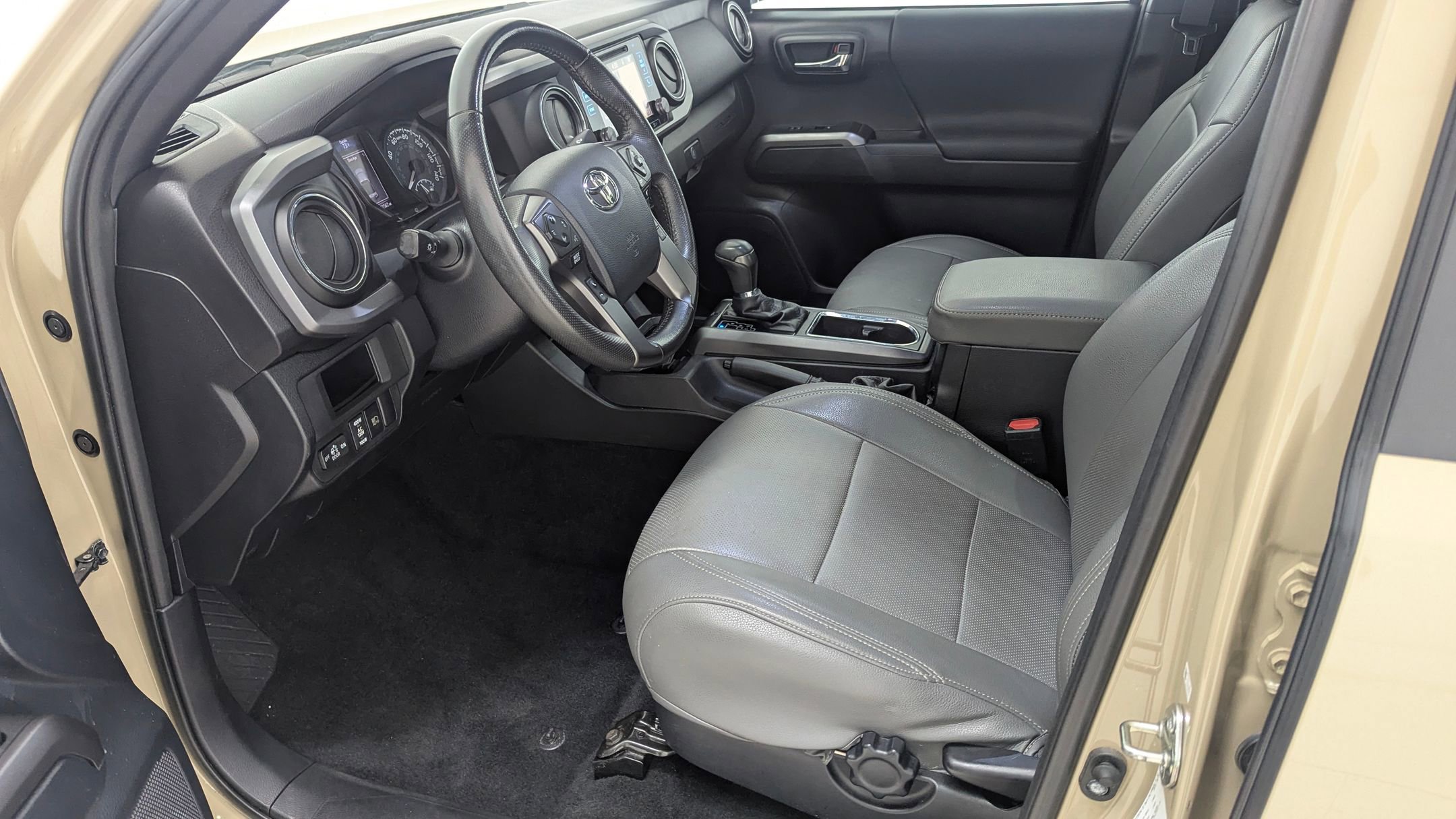 2018 Toyota Tacoma TRD photo 4
