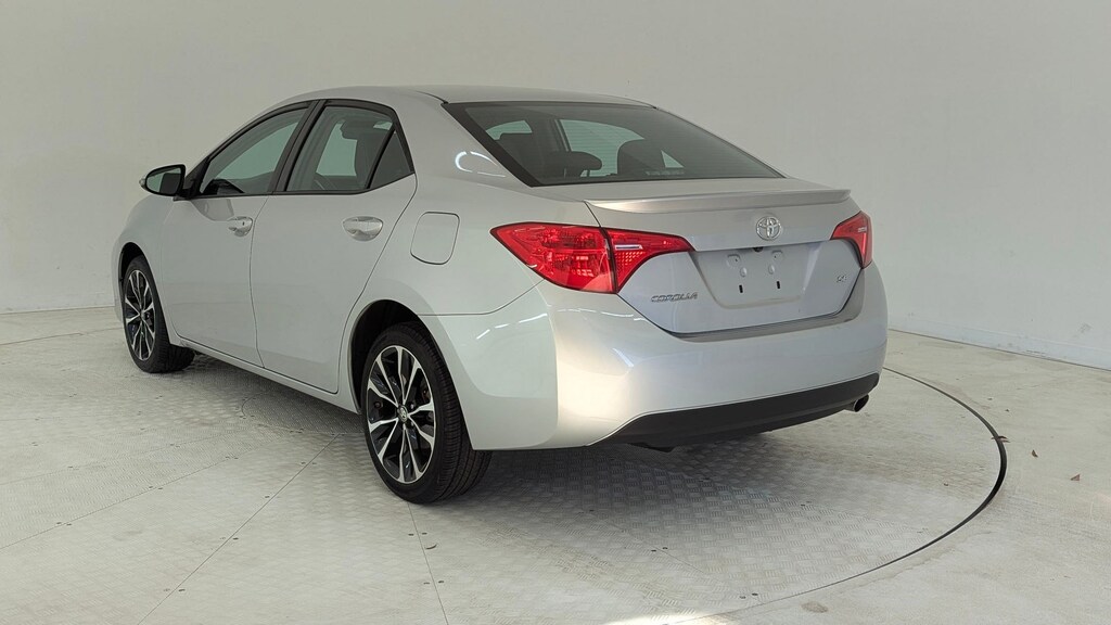 Used 2019 Toyota Corolla SE Sedan