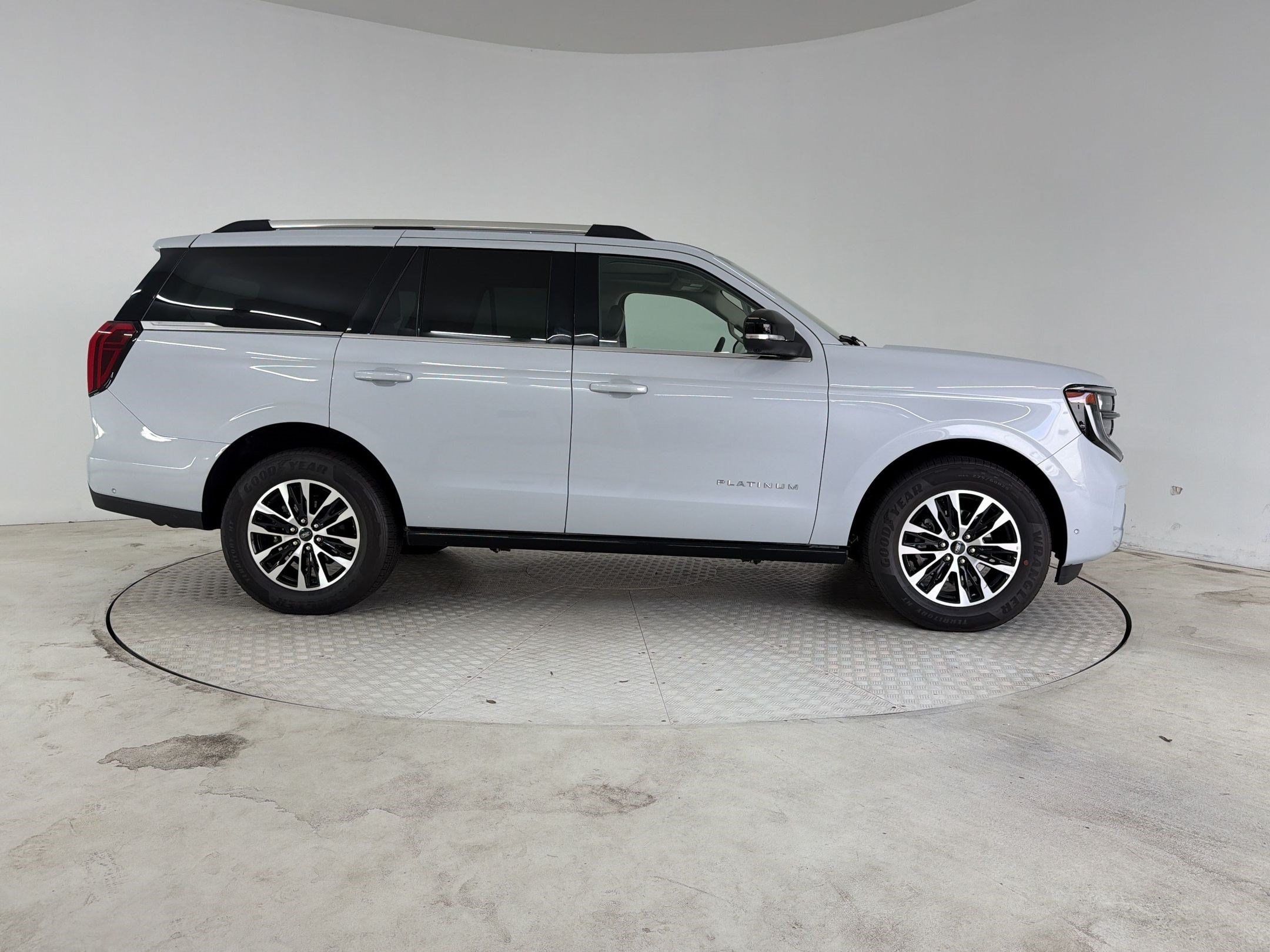 2025 Ford Expedition Platinum - Photo 8