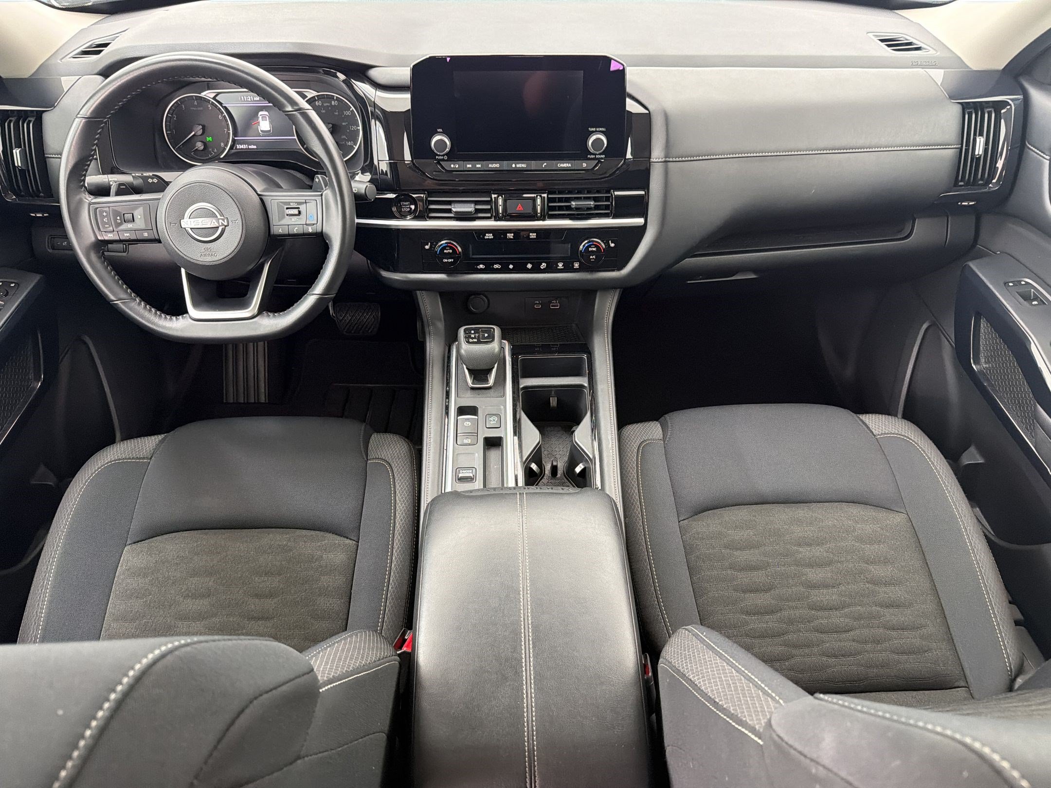 2025 Nissan Pathfinder SV - Photo 15