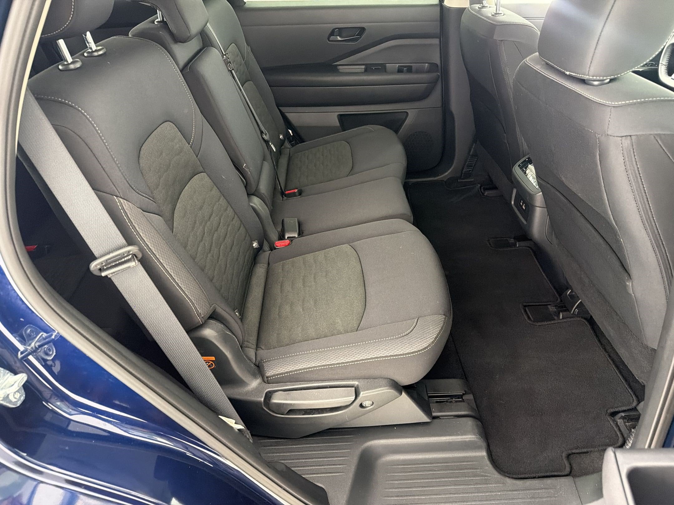 2025 Nissan Pathfinder SV - Photo 29