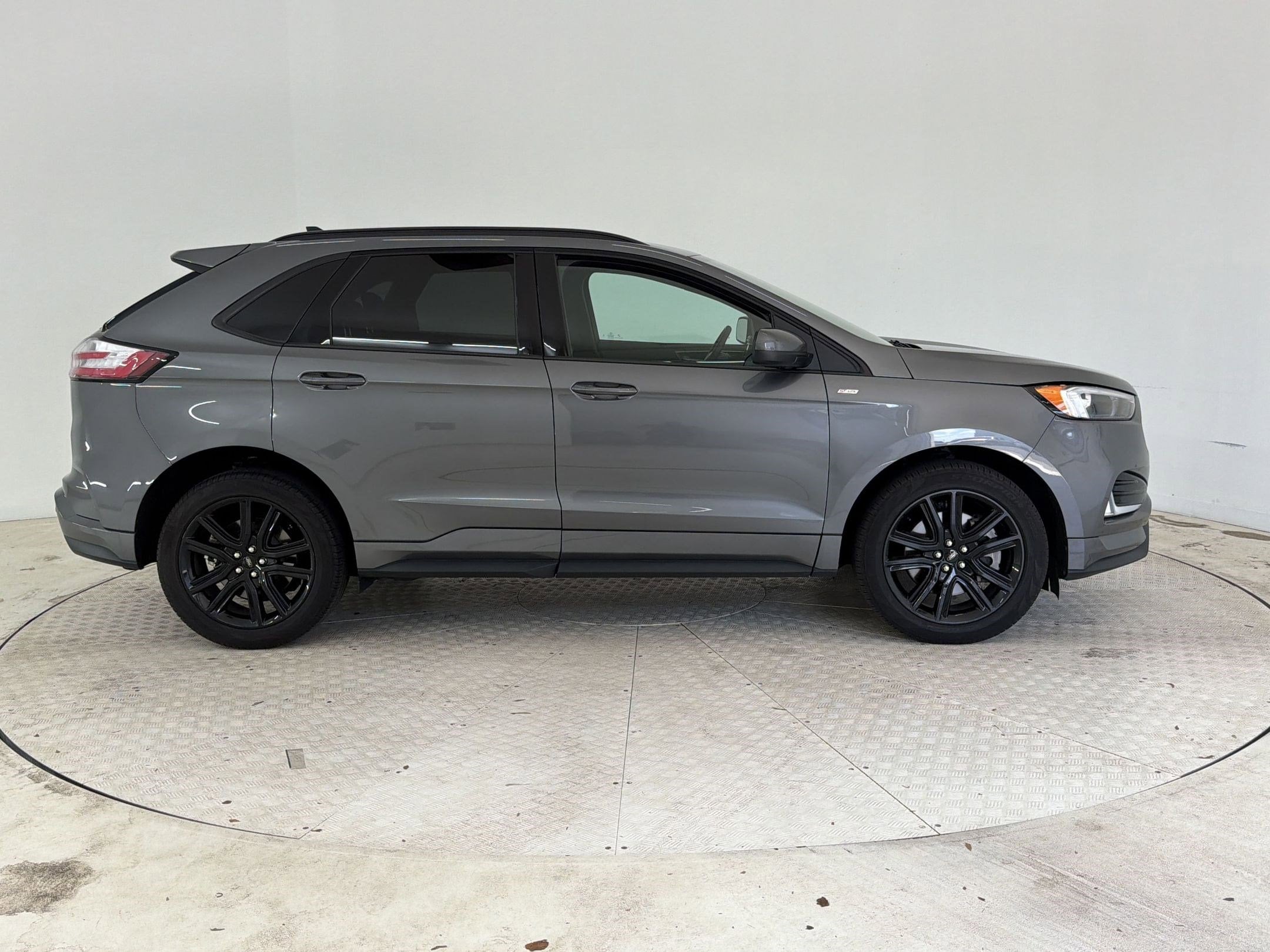 Edge SEL SUV
