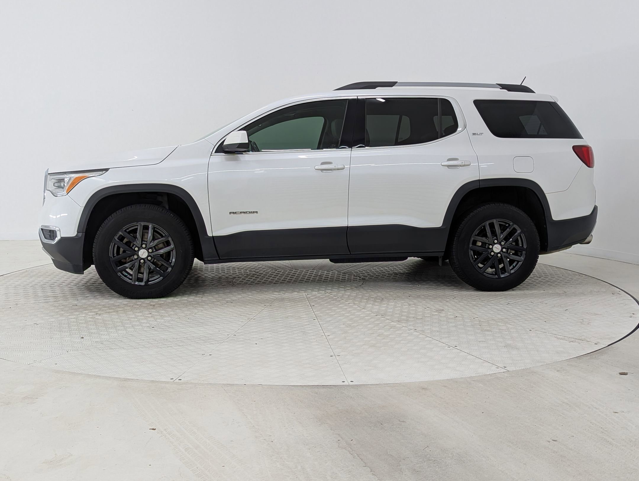2019 Gmc Acadia SLT photo 2