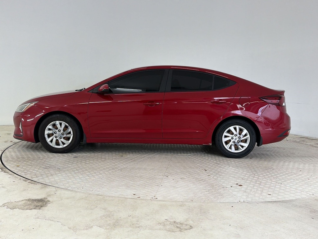 Used 2020 Hyundai Elantra SE Sedan
