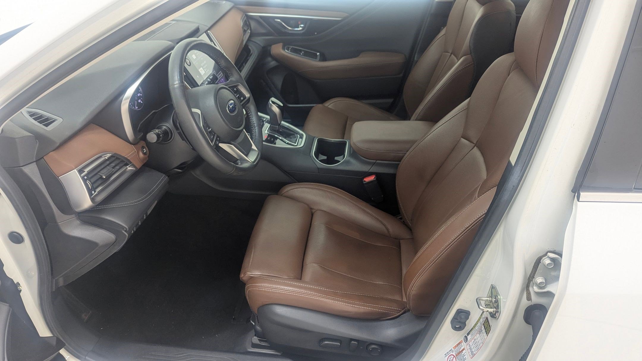 2020 Subaru Outback Touring photo 3