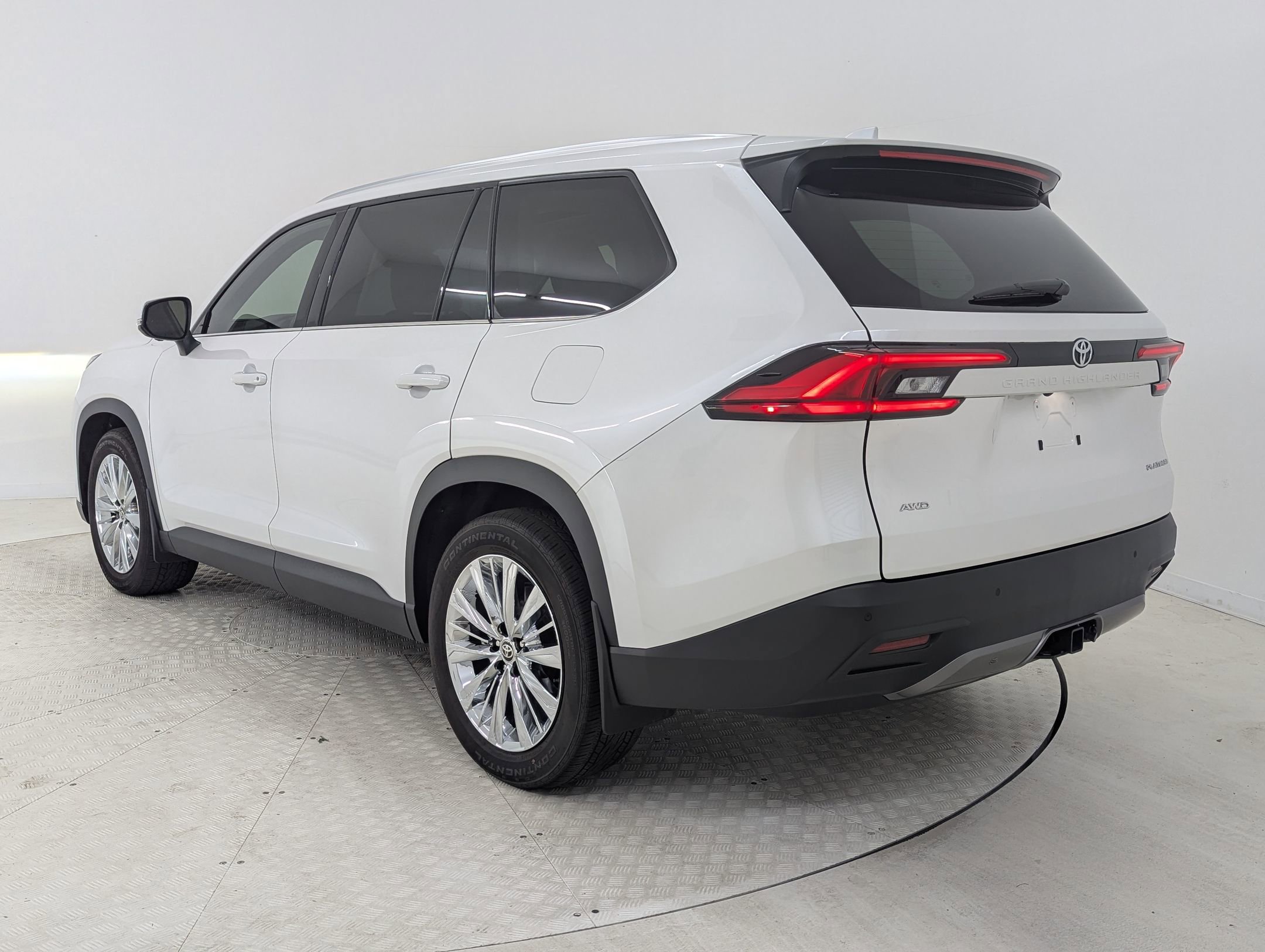 2024 Toyota Grand Highlander Platinum photo 2