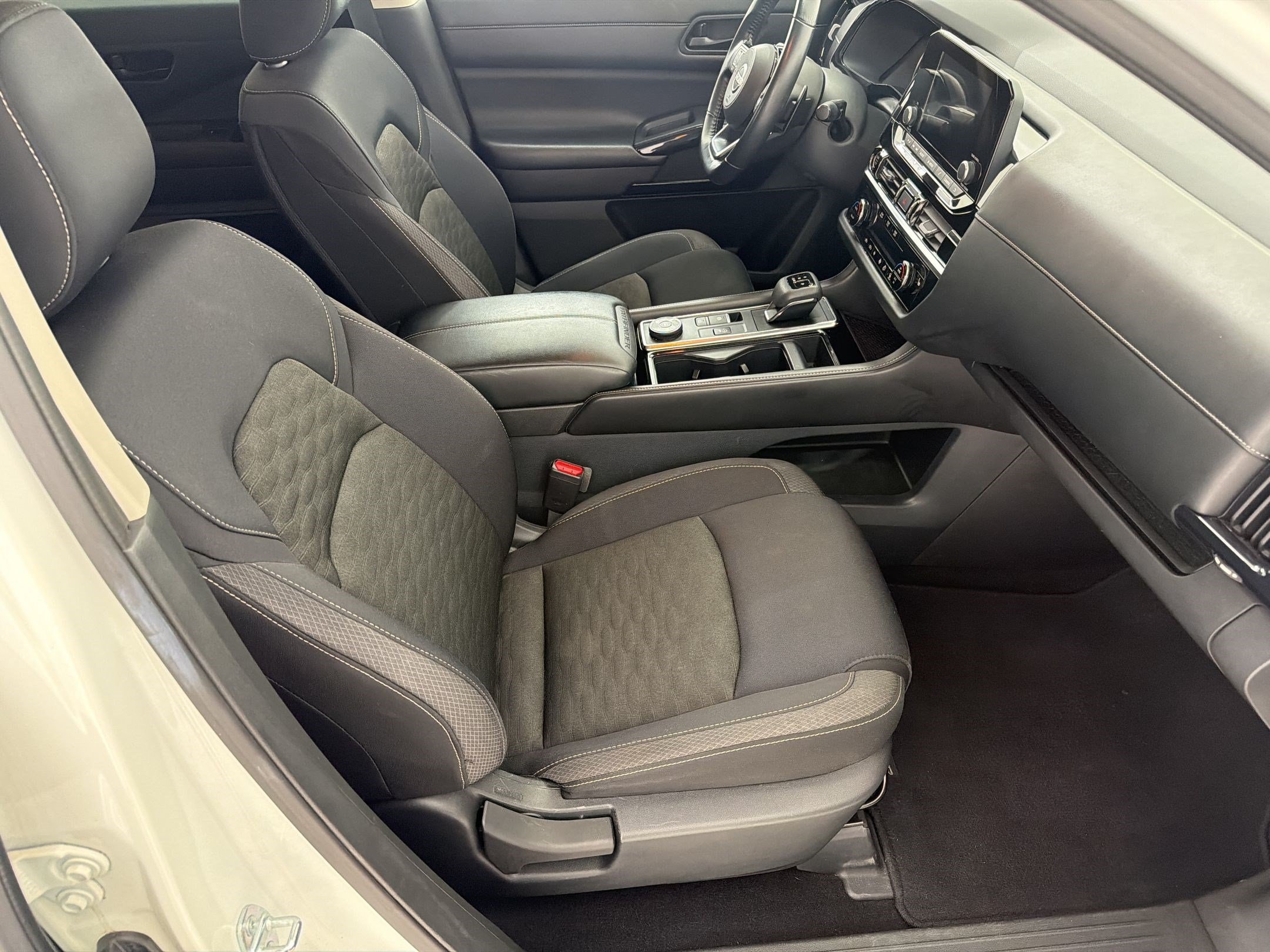 2023 Nissan Pathfinder SV - Photo 21