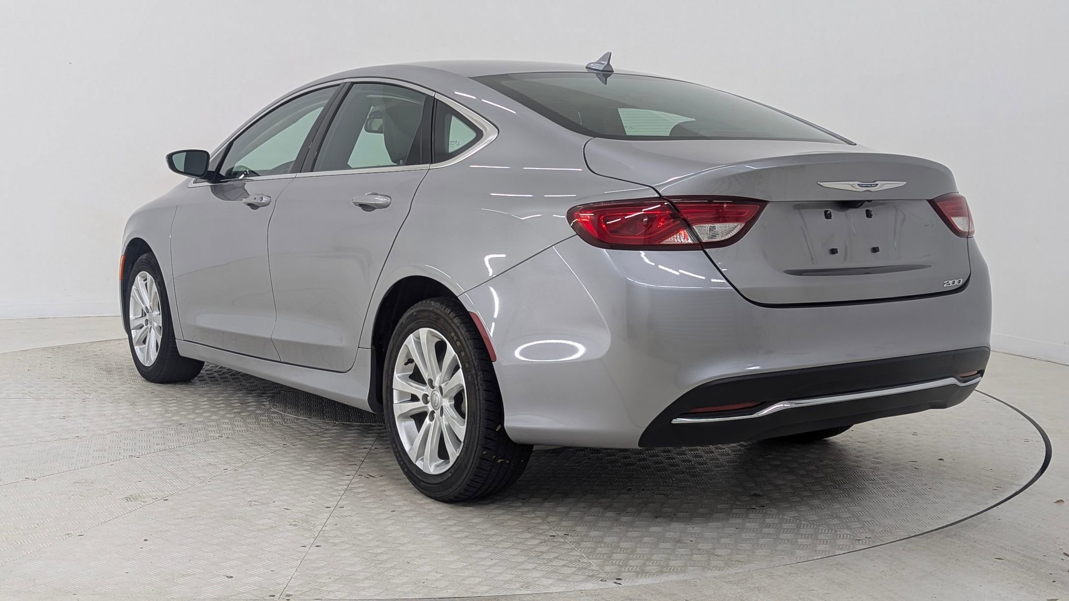 2016 Chrysler 200 Limited photo 3