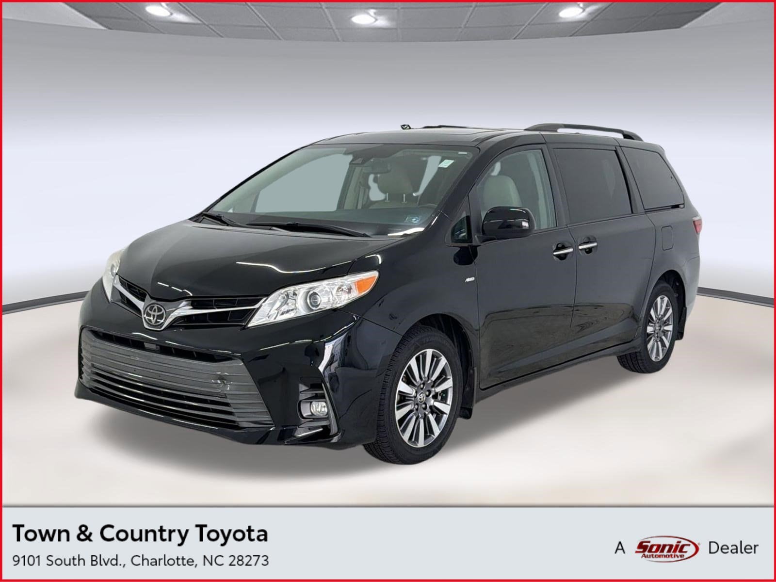 2020 Toyota Sienna XLE V6 AWD 7-Passenger's photo