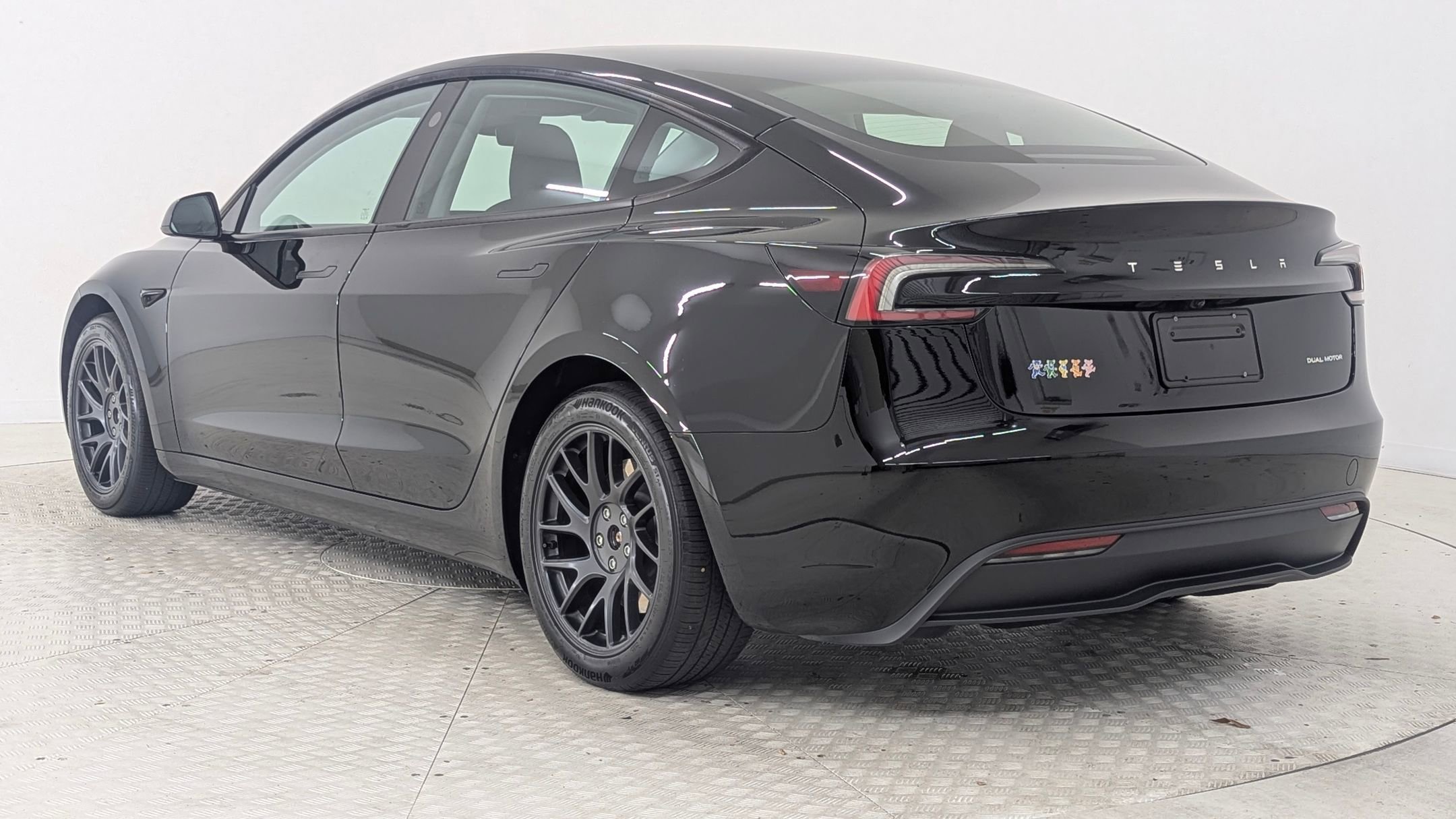 2024 Tesla Model 3 Long Range photo 3