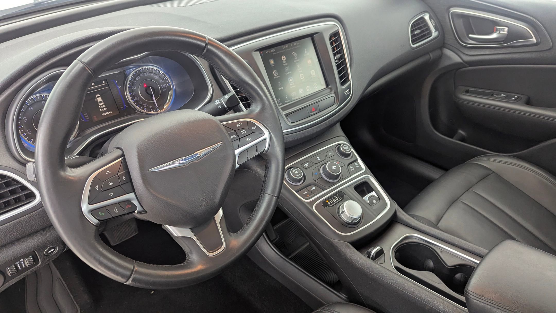 2016 Chrysler 200 Limited photo 4